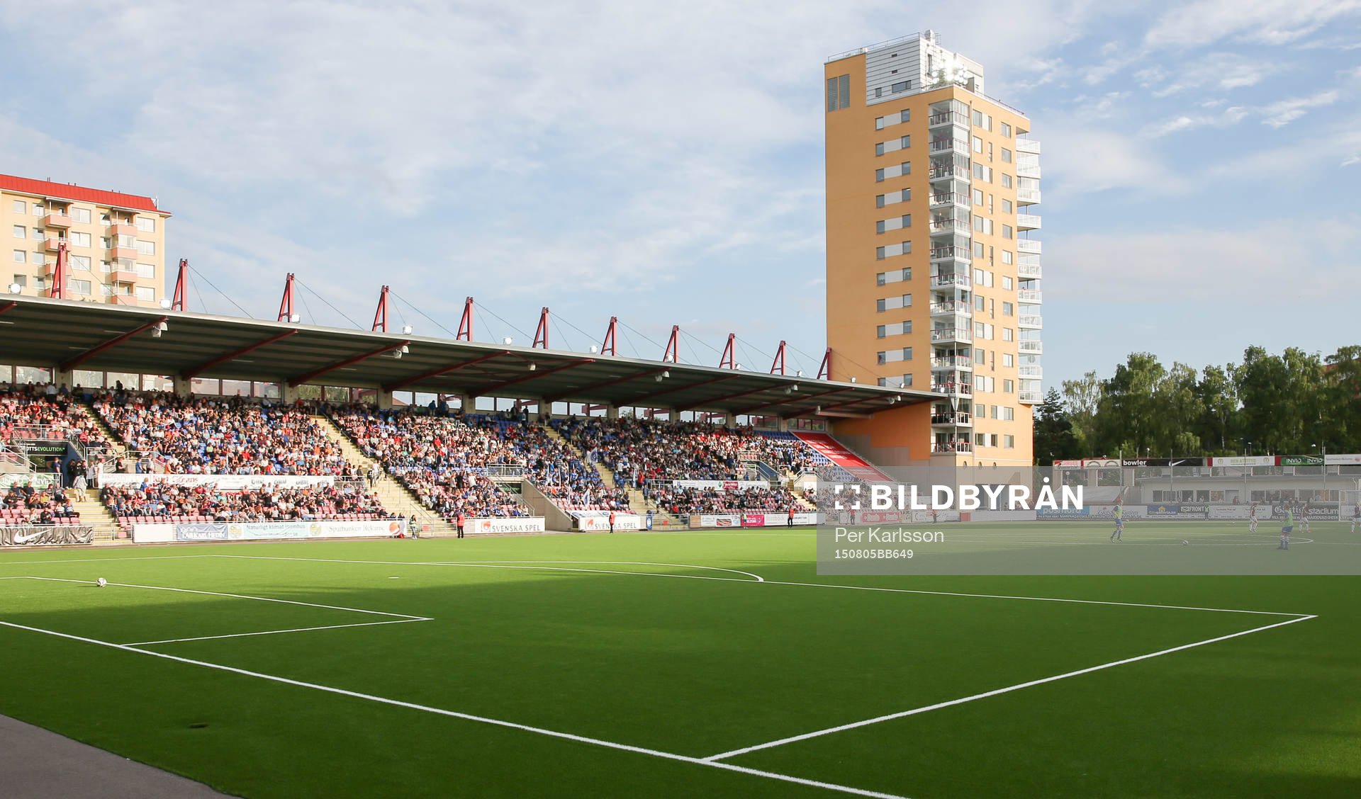 Tunavallen i Eskilstuna med drygt 5500 åskådare innan