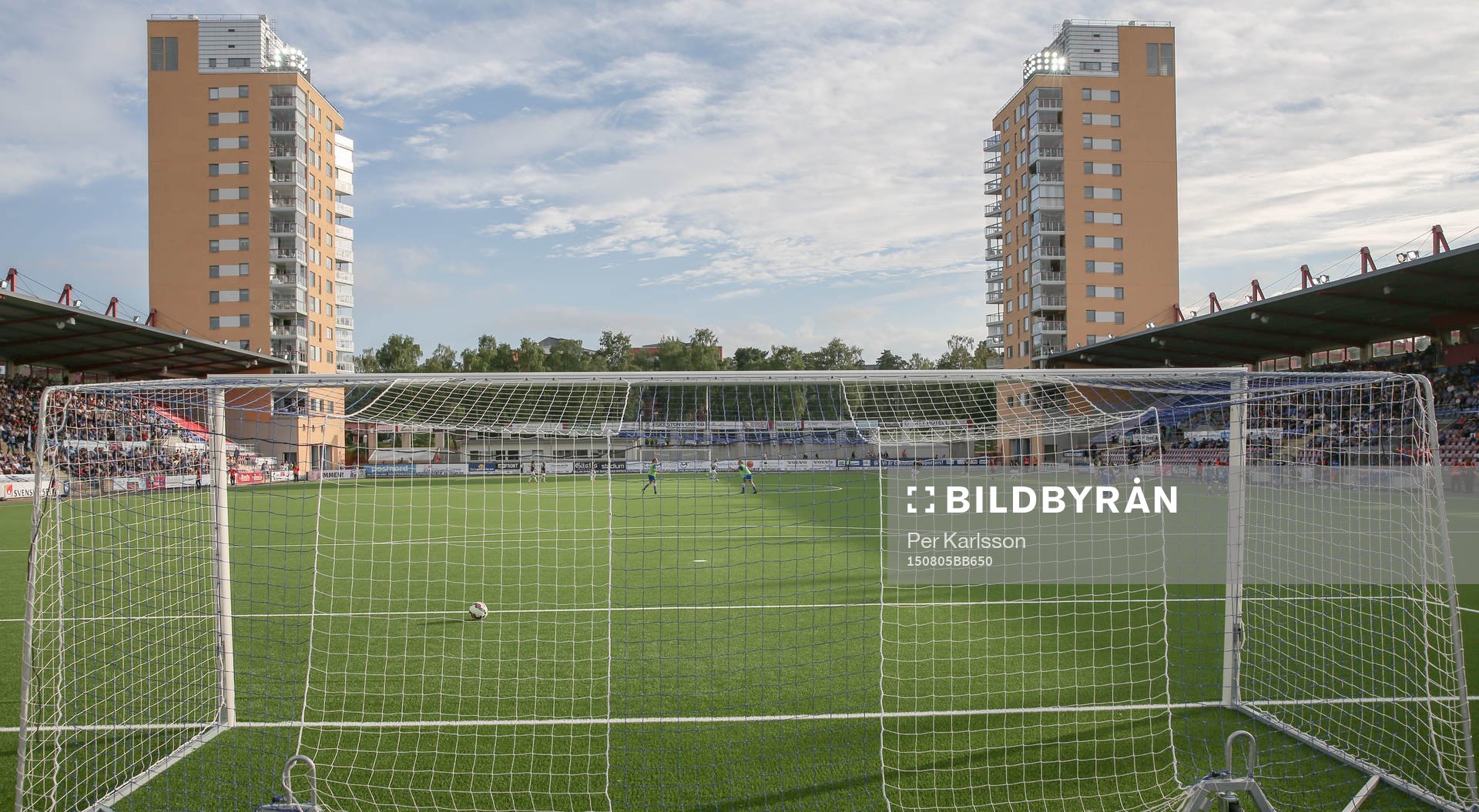 Tunavallen i Eskilstuna innan fotbollsmatchen mellan