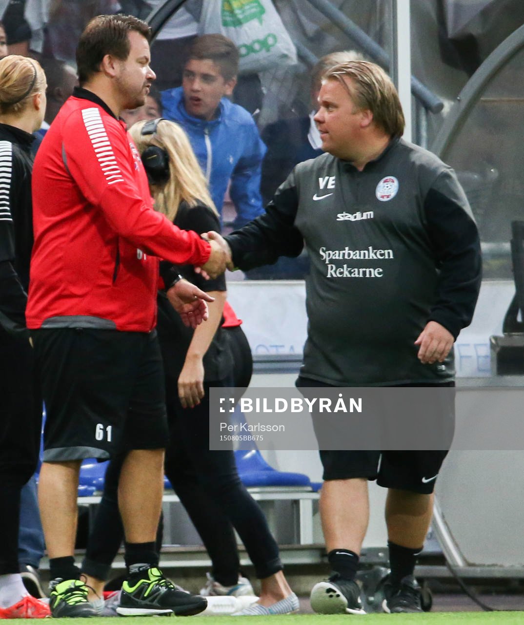 Eskilstuna Uniteds tränare Viktor Eriksson tackar