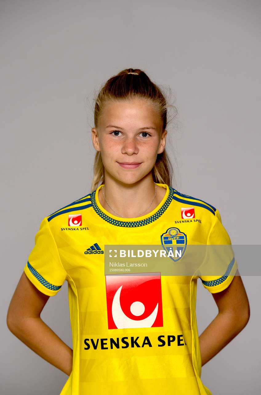 Karin Winka under en fotografering för det Svenska fotbollsförbundet den 05 augusti 2015 i Stockholm.