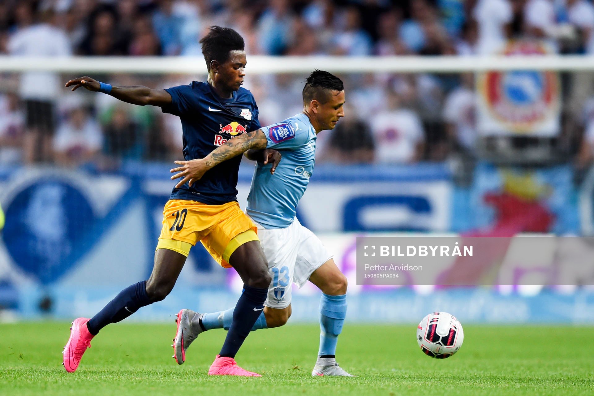 Salzburgs David Atanga och Malmö FFs Yoshimar Yotún