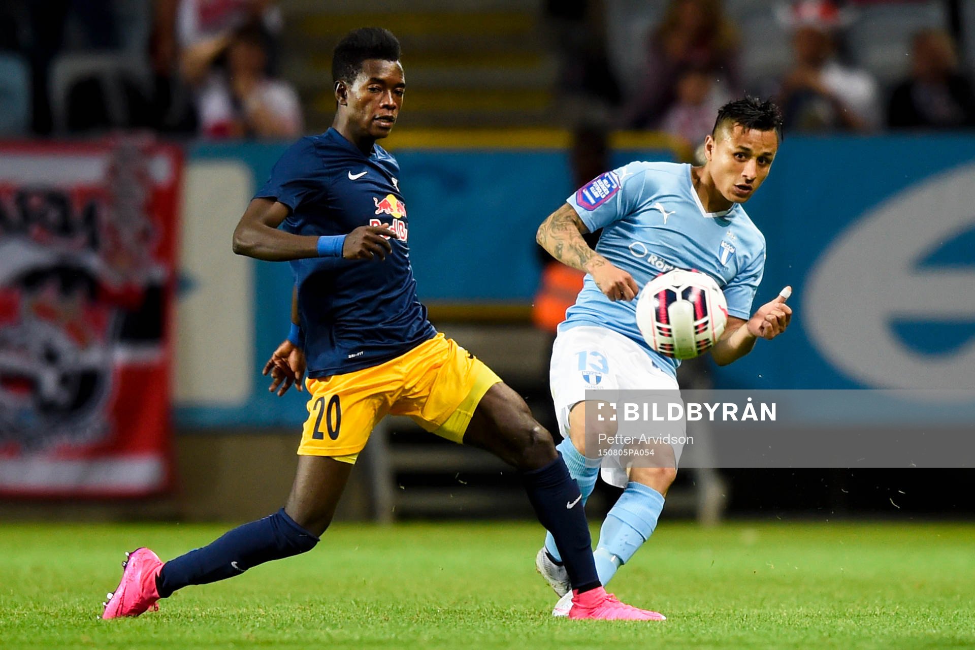 Salzburgs David Atanga och Malmö FFs Yoshimar Yotún