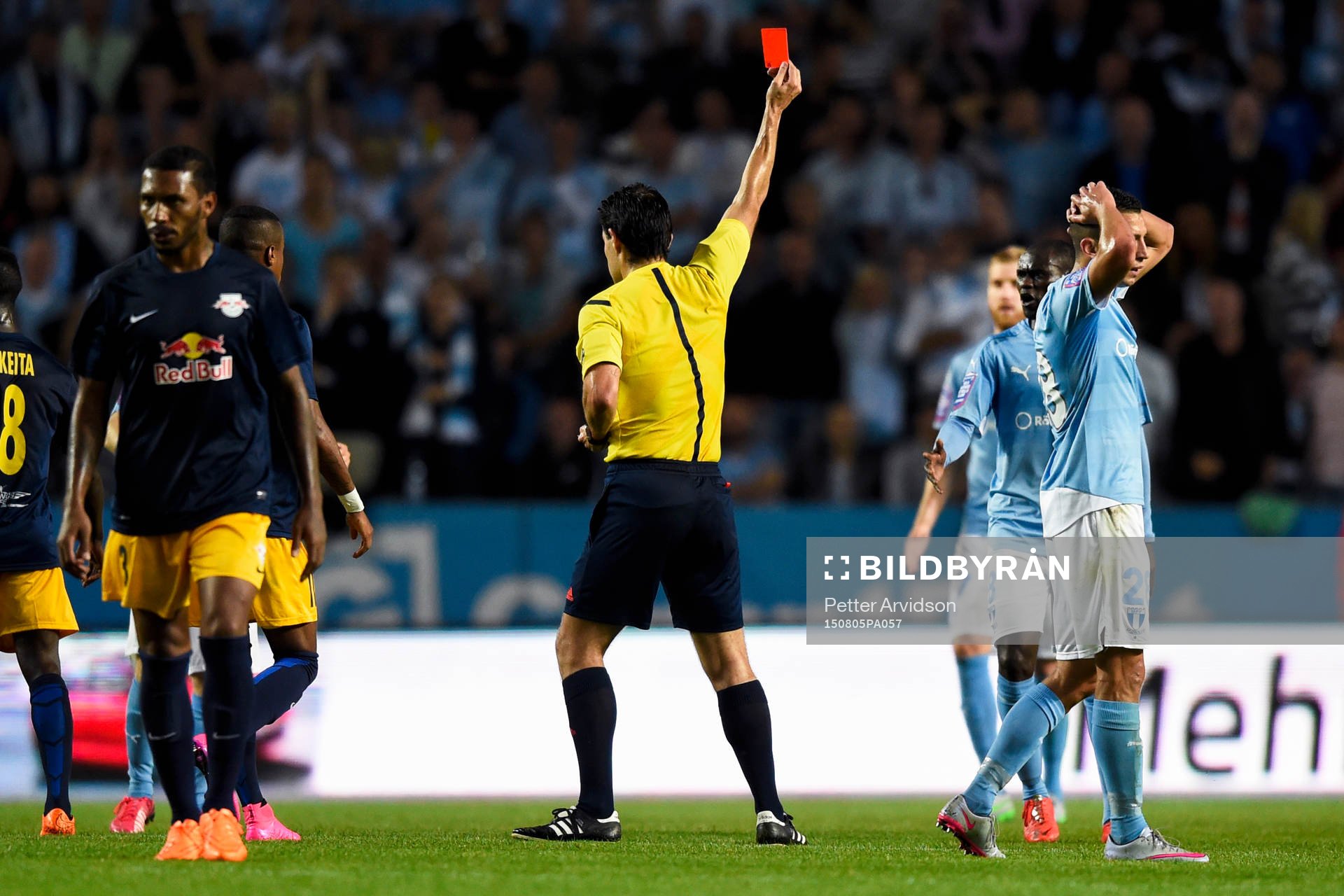Malmö FFs Enock Kofi Adu får rött kort