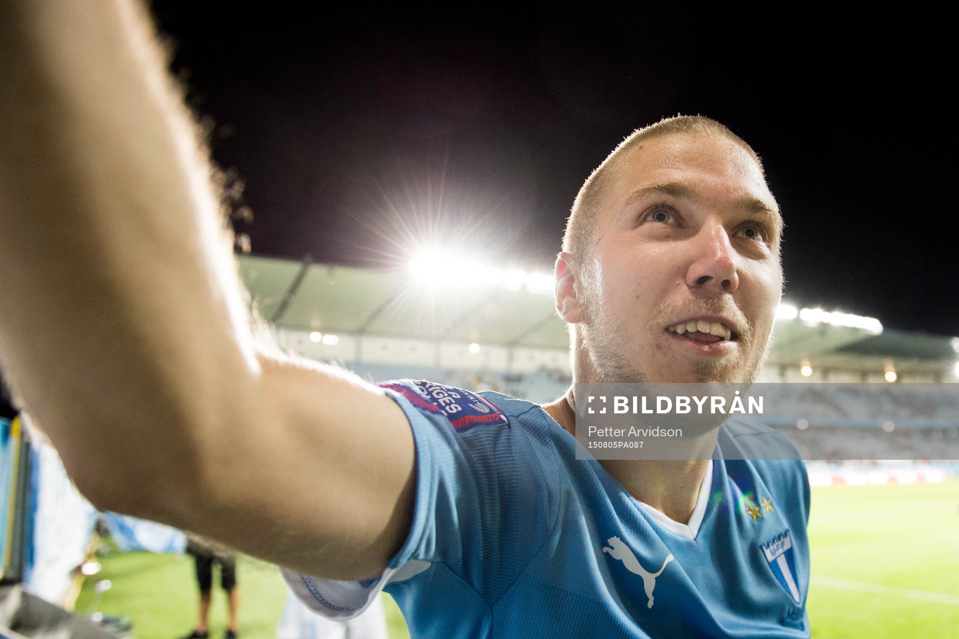Malmö FFs Anton Tinnerholm tackar publiken