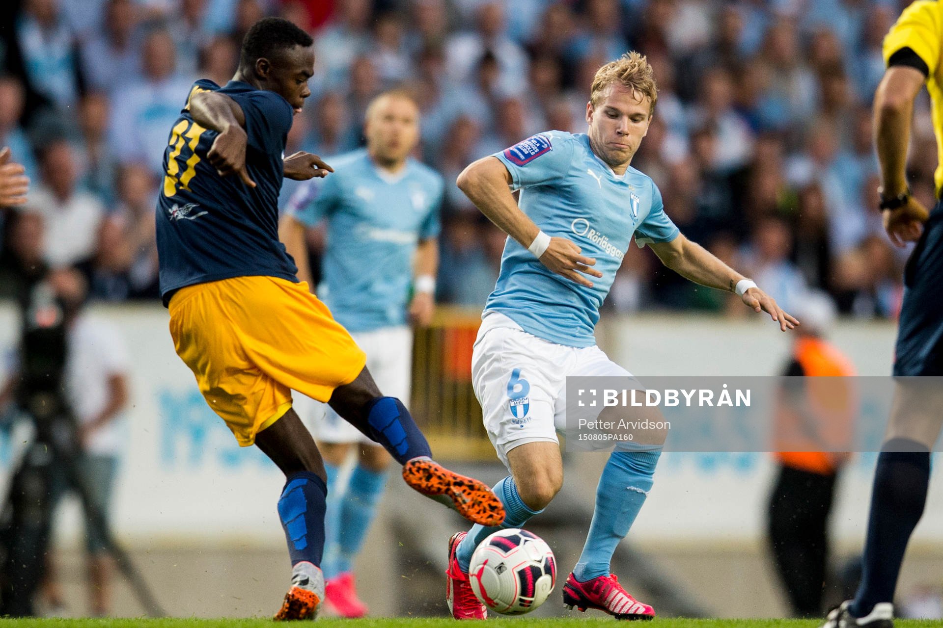 Salzburgs Dimitri Oberlin och Malmö FFs Oscar Lewicki