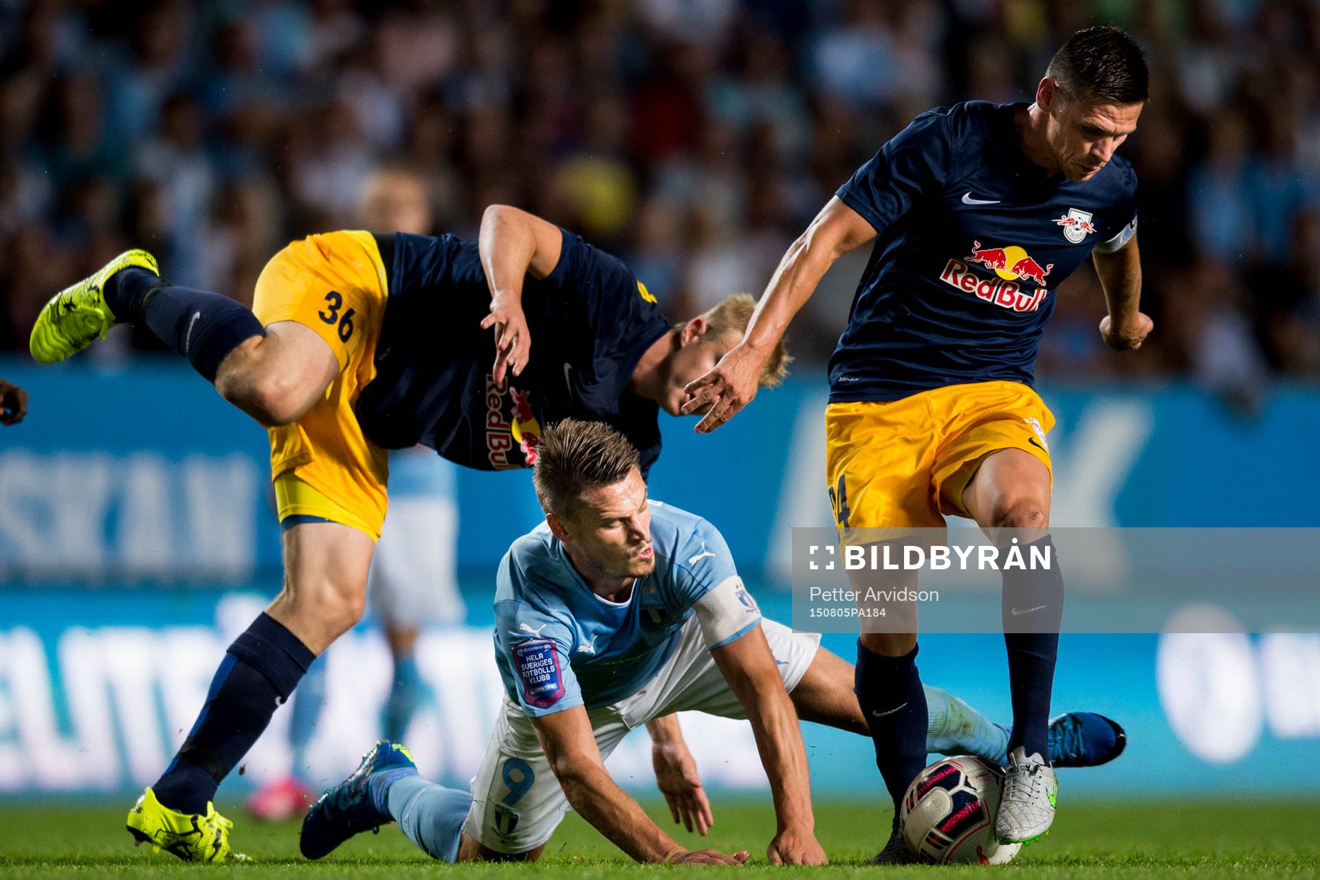 Malmö FFs Markus Rosenberg faller