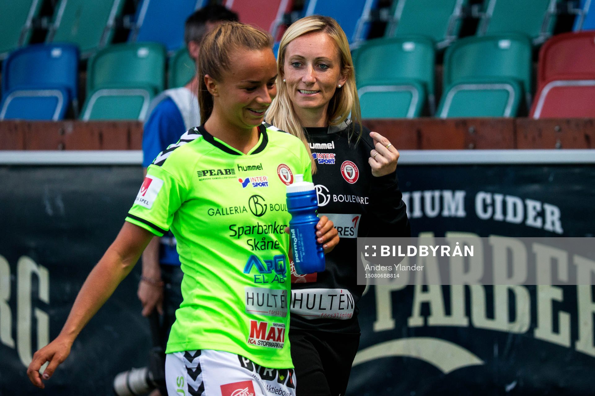 Kristianstads tränare Elisabet Gunnarsdottir i samspråk