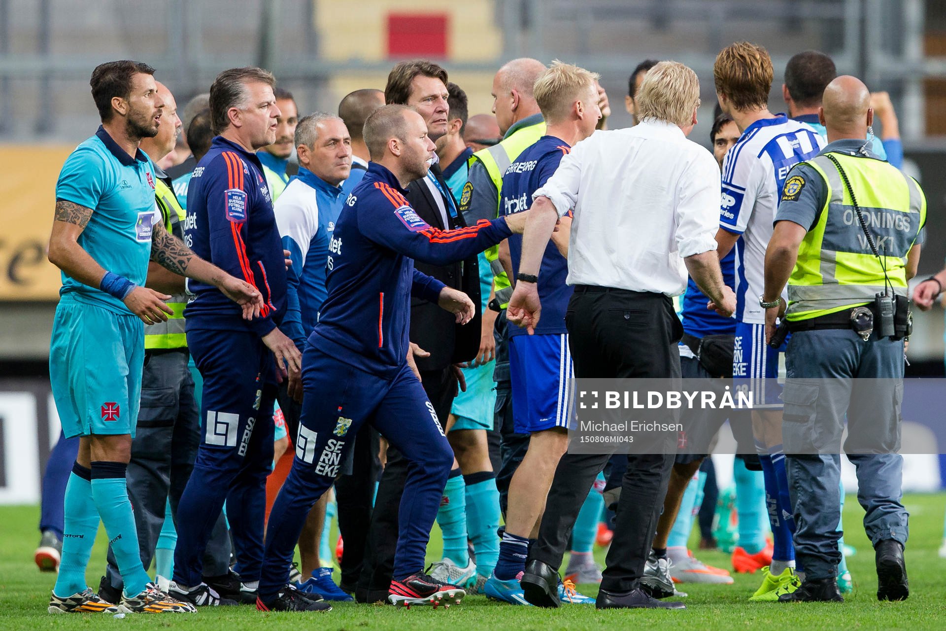 Tumult uppstår vid slutsignalen när IFK Göteborgs