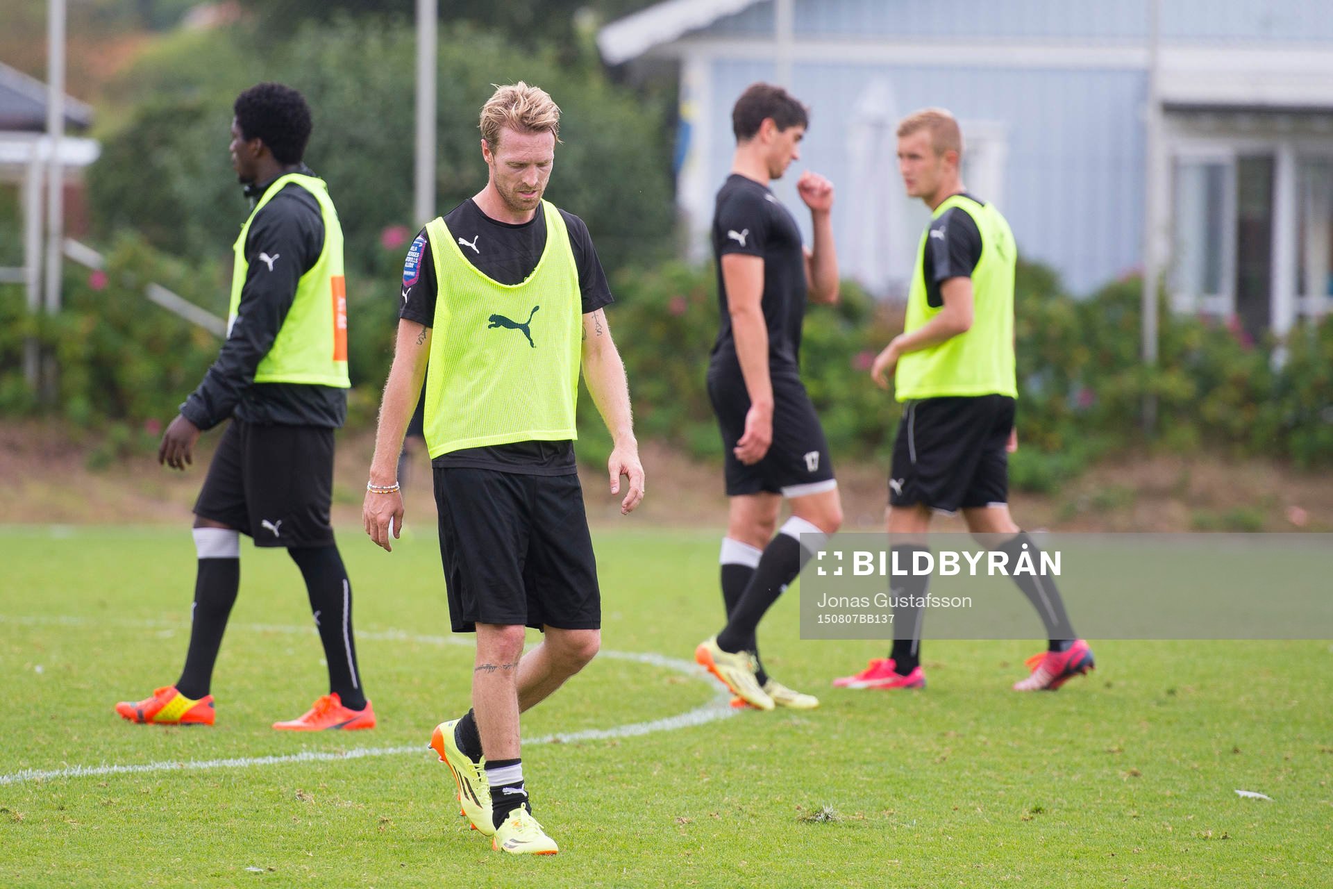 Christian Chippen Wilhelmsson under fotbollsträningen med Mjällby den 7 augusti i Hällevik.