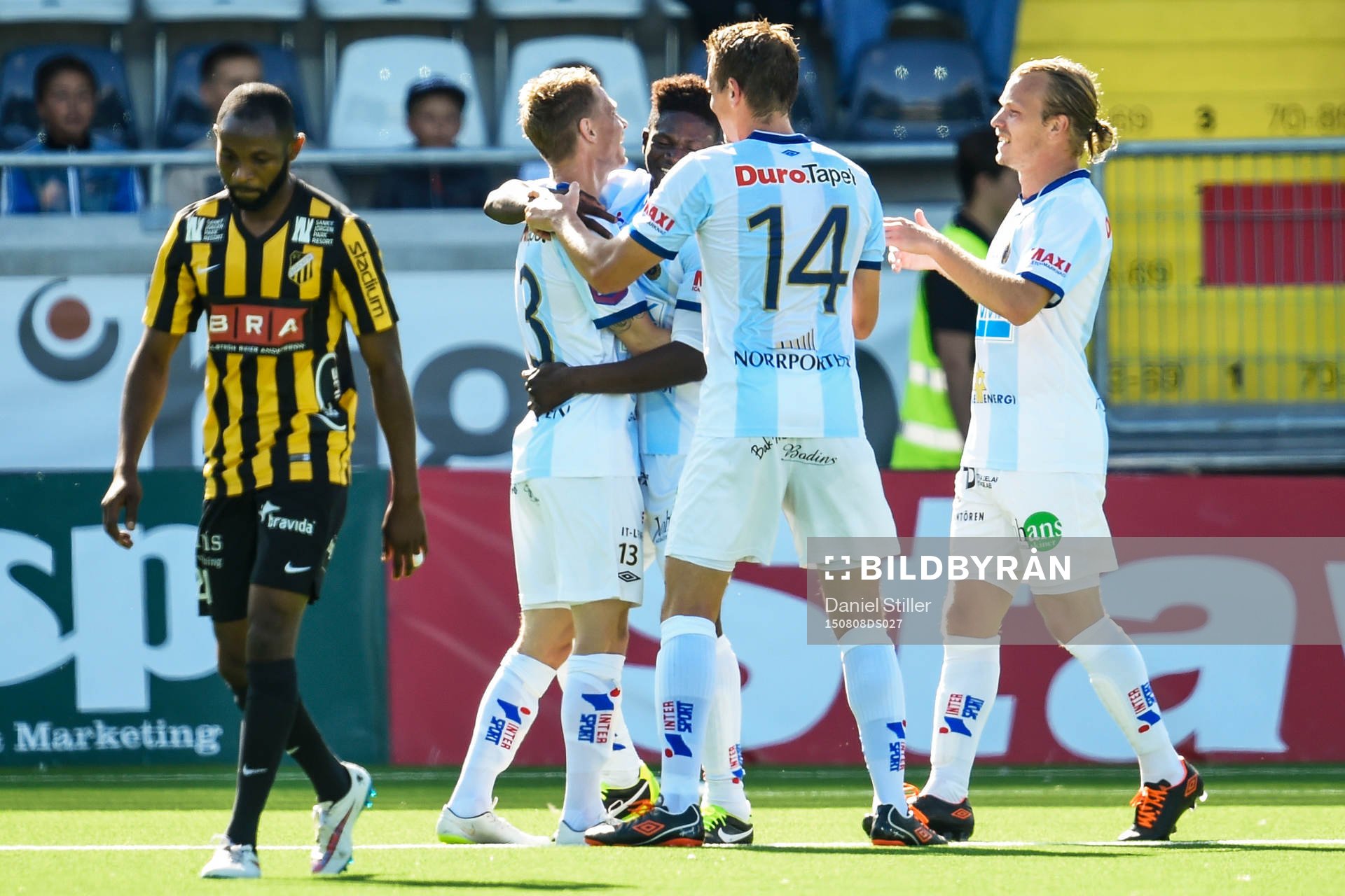 Gefles spelare jublar