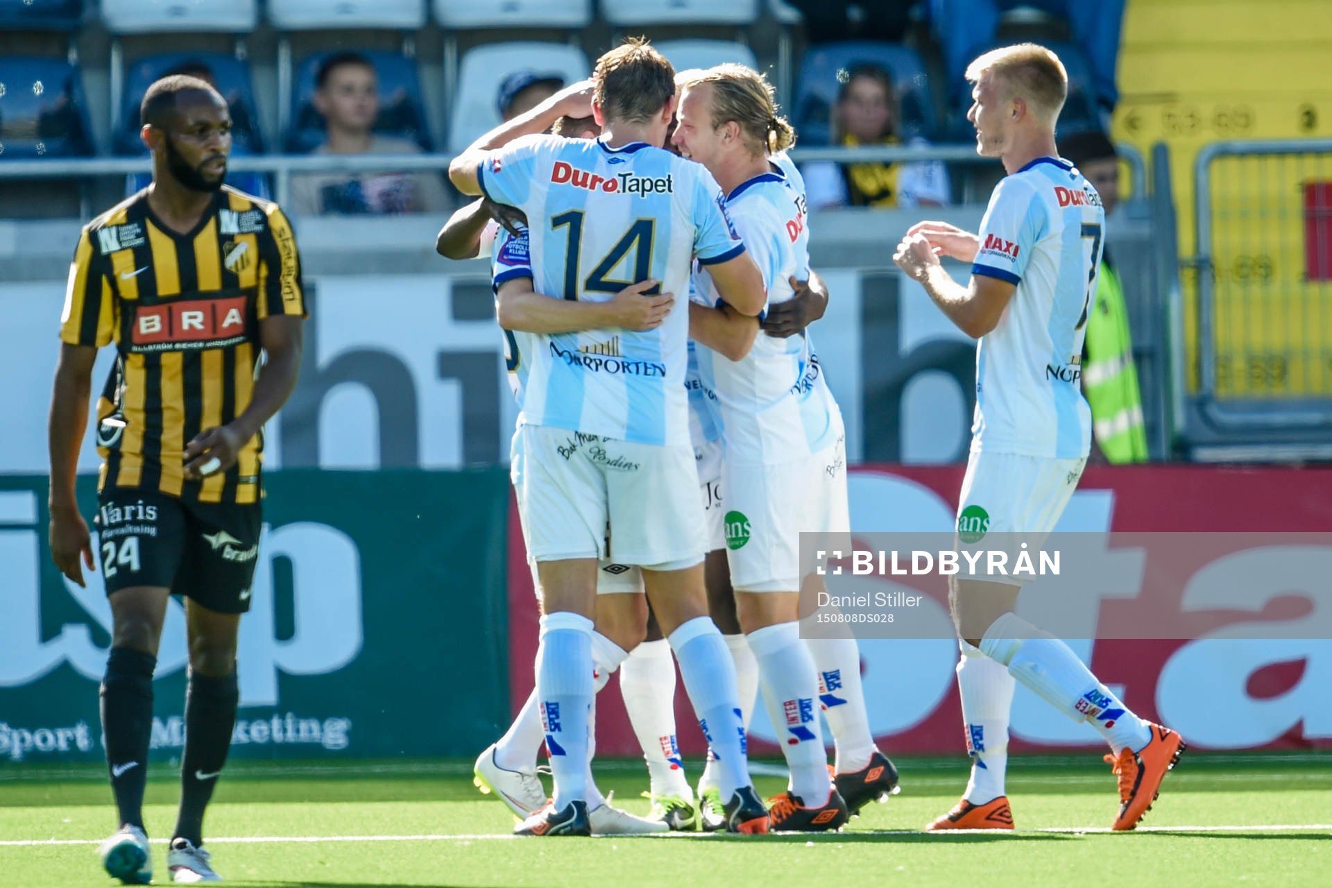 Gefles spelare firar