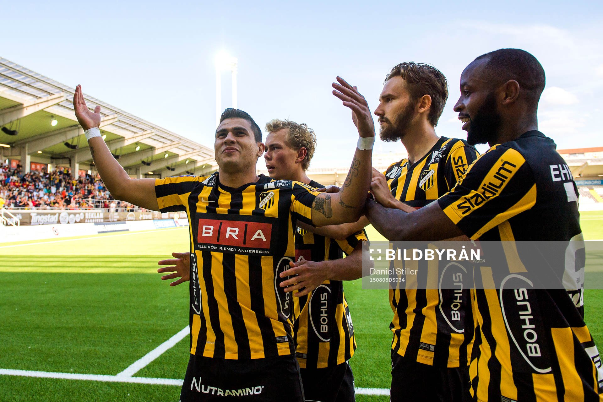 Häckens Paulo de Oliveira jublar