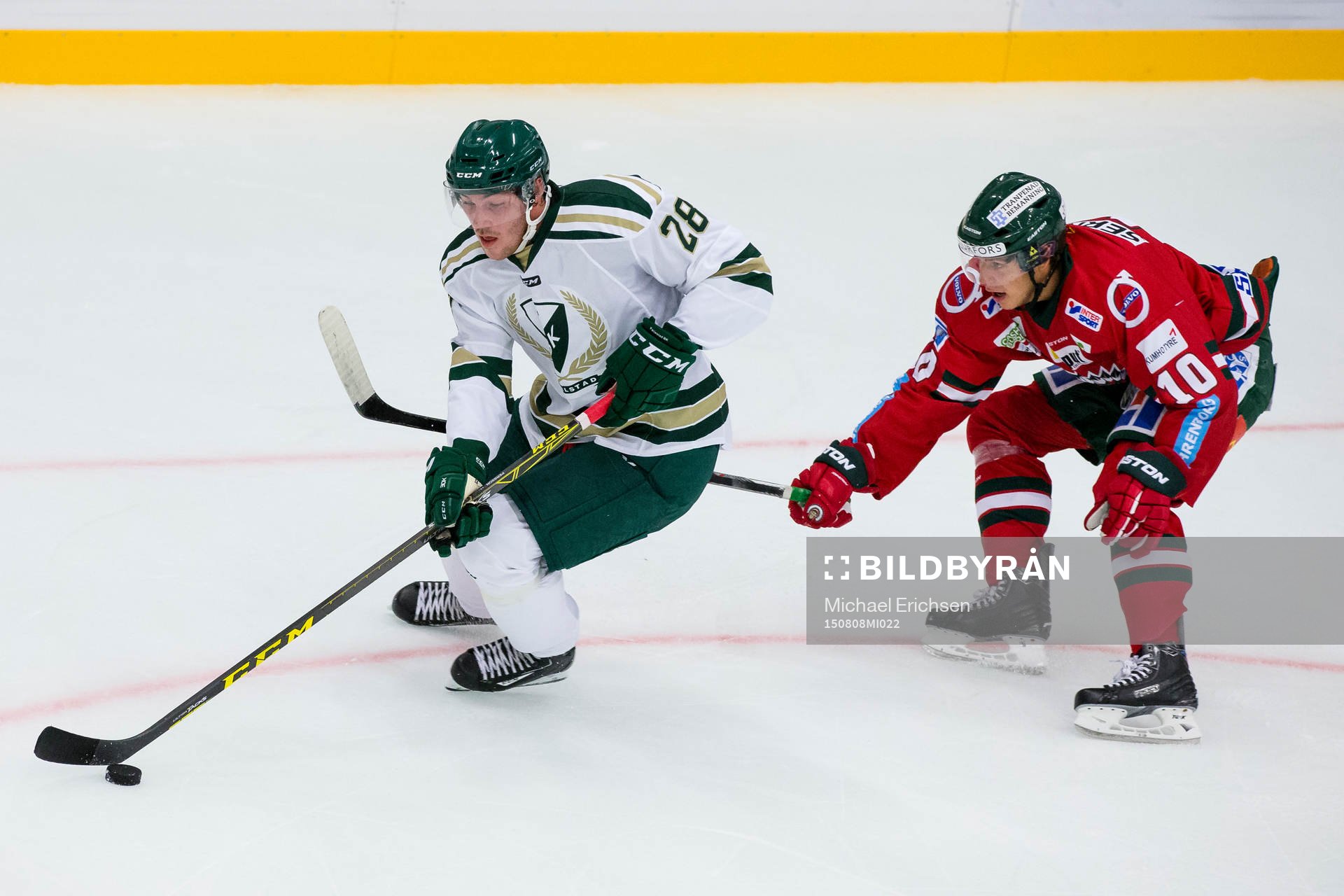 Färjestads Johan Persson före Frölundas Mattias Janmark