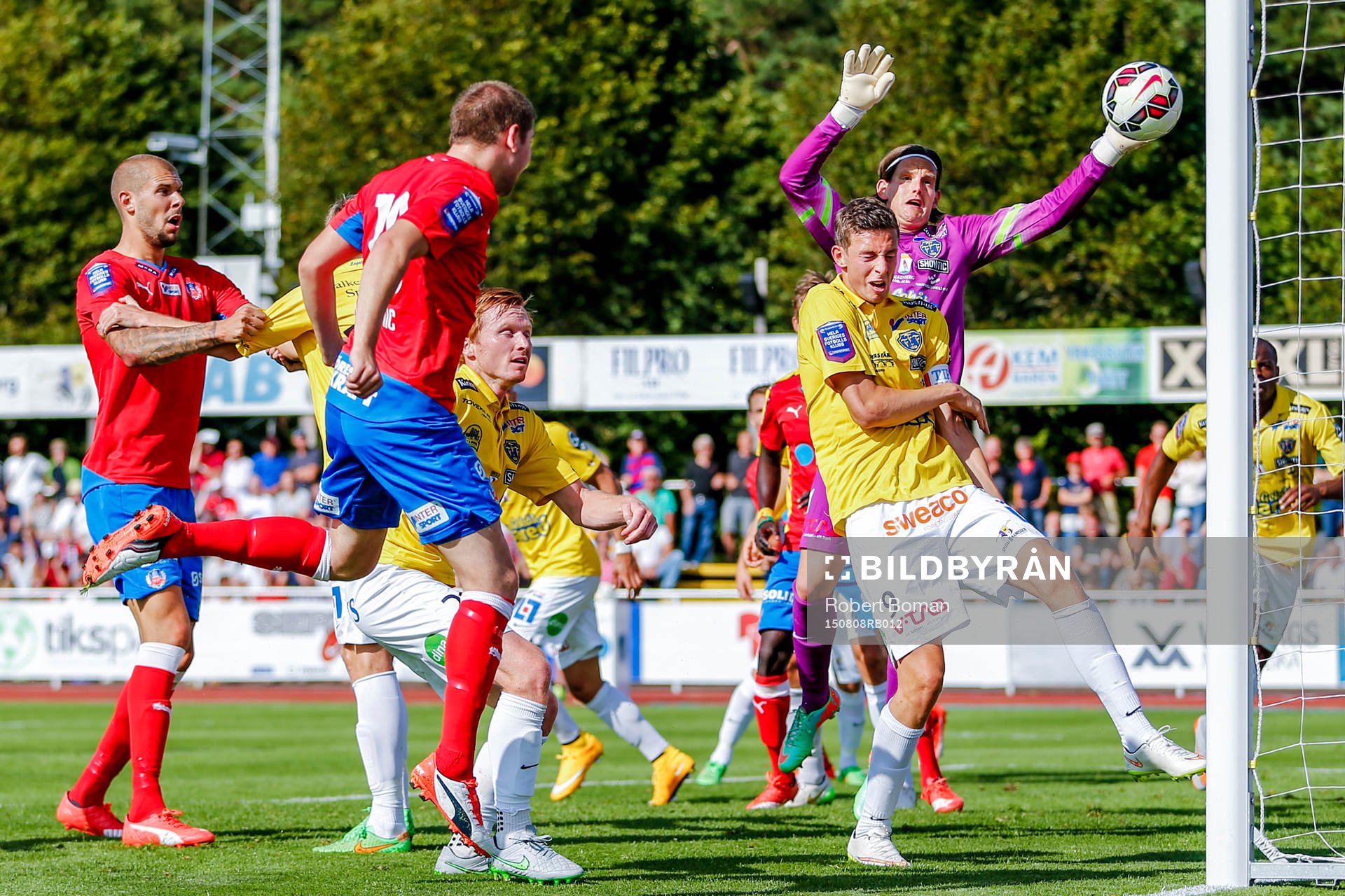Helsingborgs Darijan Bojanic nickar in 1-2