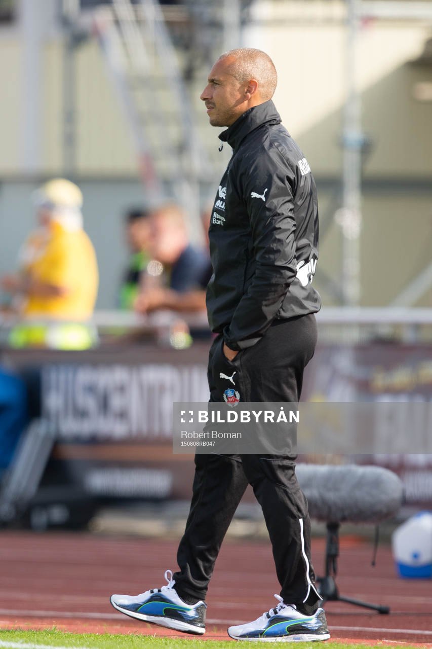 Helsingborgs tränare Henrik Larsson fotbollsmatchen i
