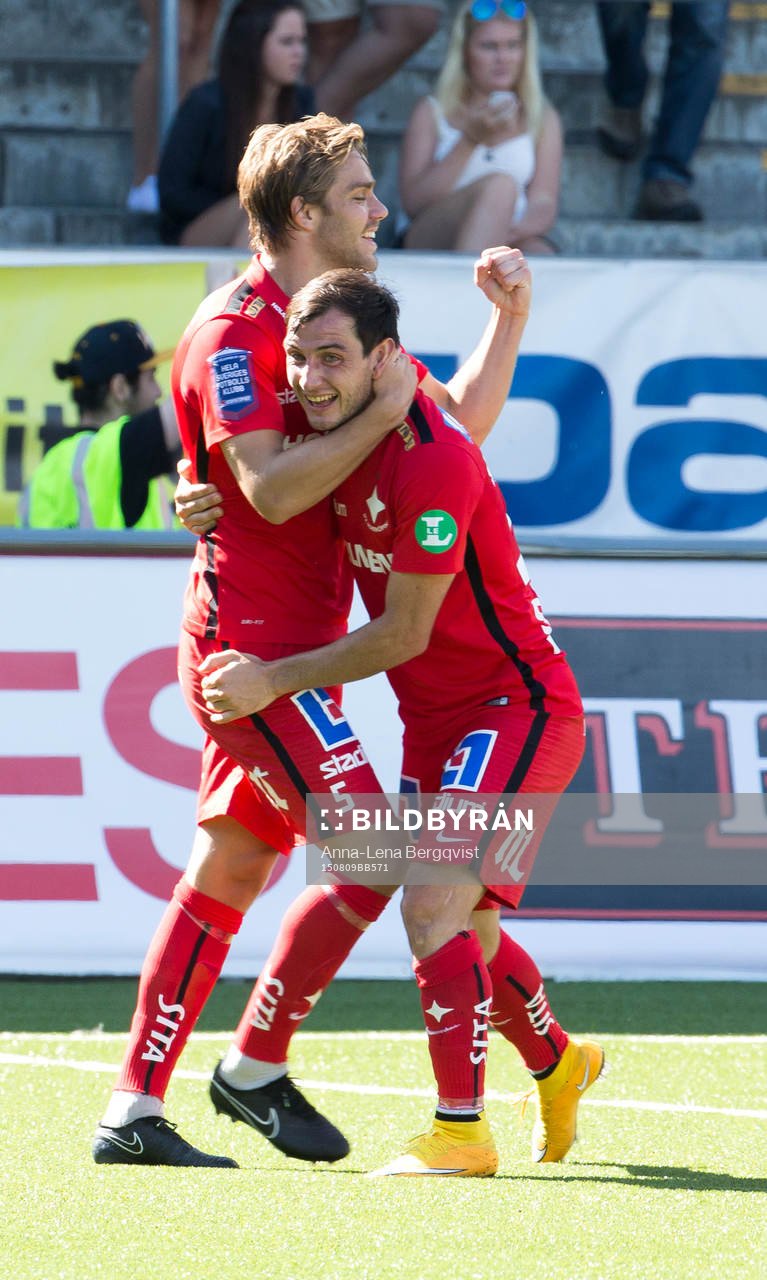 Norrköpings Christoffer Nyman firar sitt mål 0-2