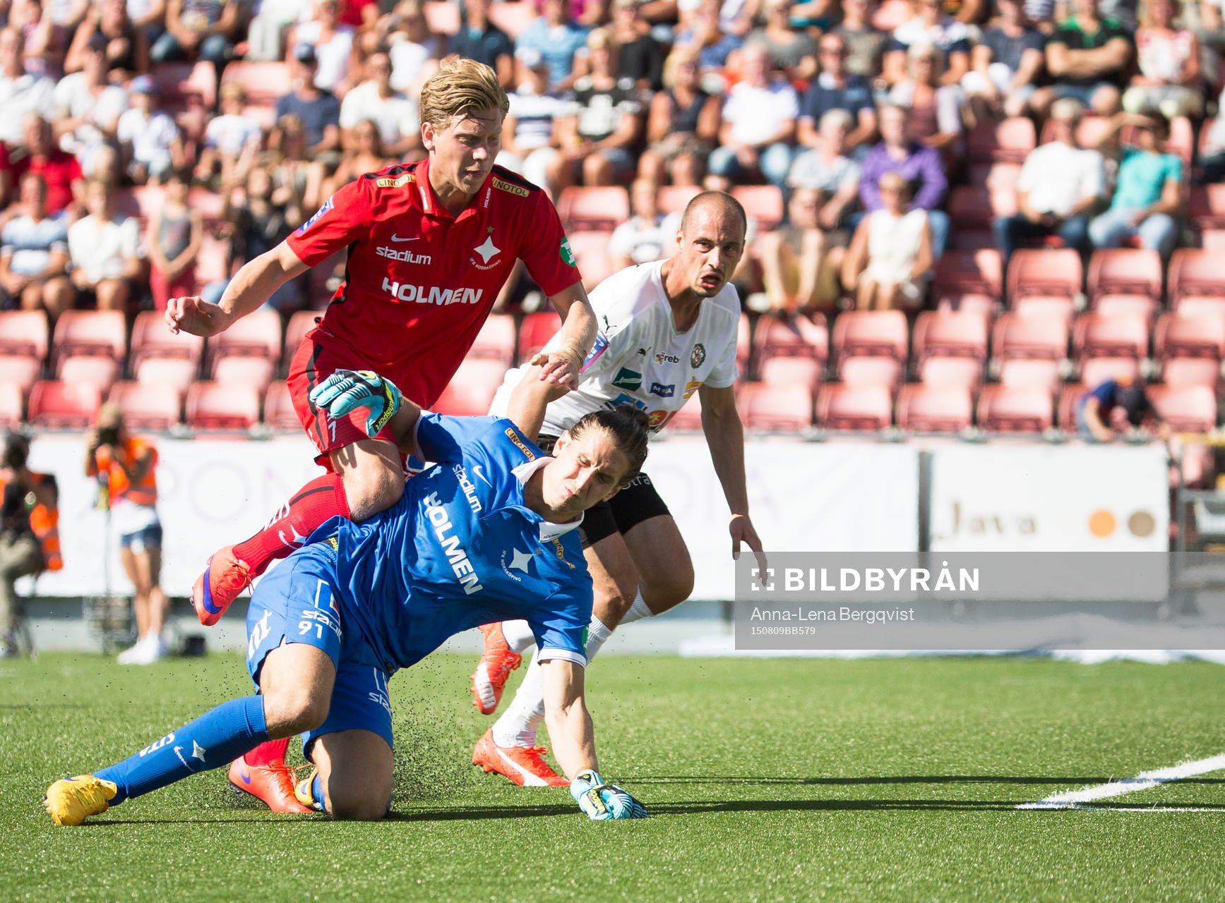Norrköpings Alexander Fransson knäar Norrköpings