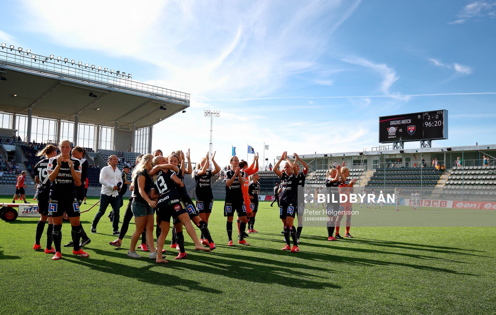 Linköpings jublar efter segern under fotbollsmatchen finalen i Svenska Cupen mellan Linköping och FC Rosengård den 09 augusti 2015 i Linköping.
