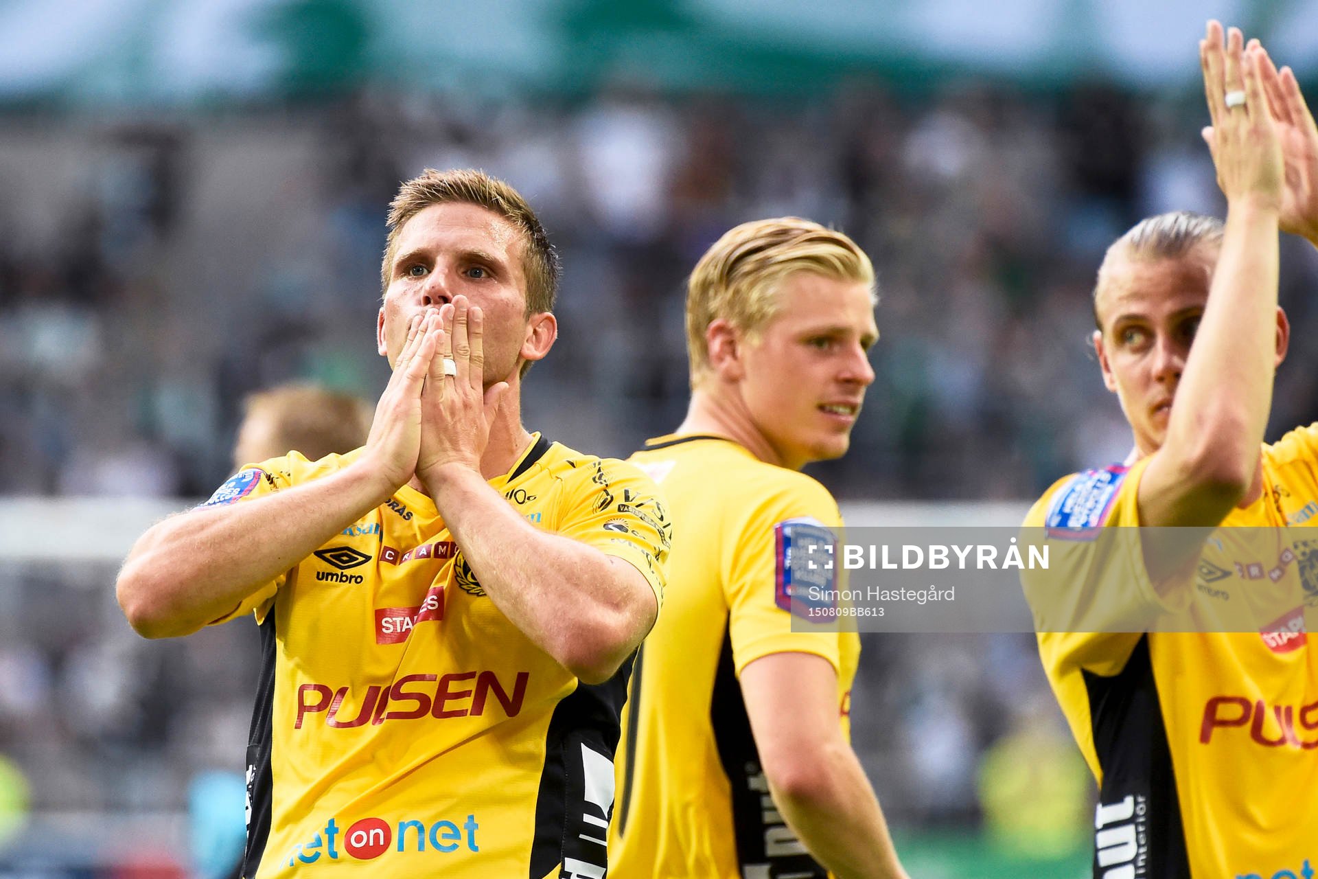 Elfsborgs Anders Svensson tackar supportrarna