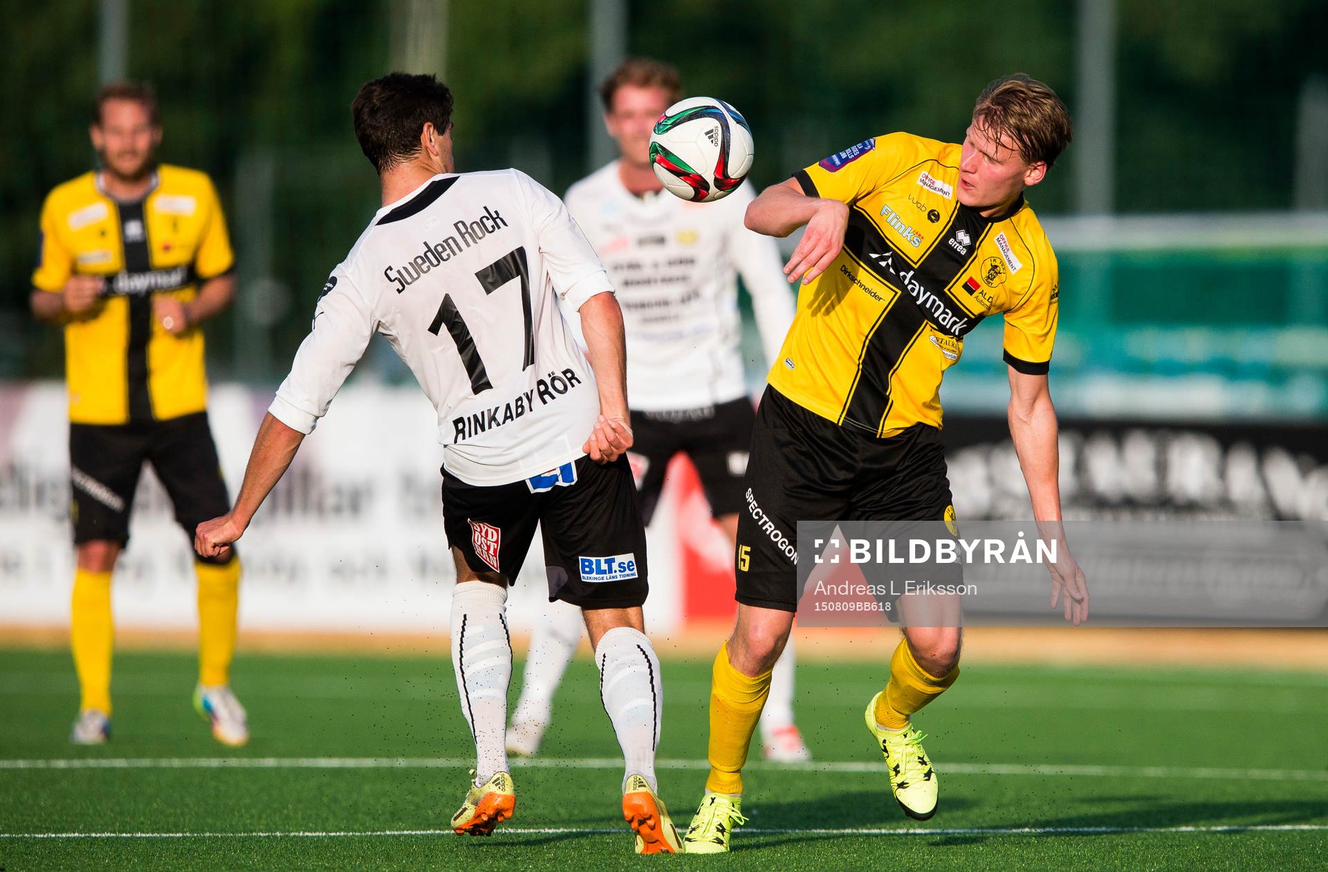 Mjällbys Lukas Grill och Frej Täbys Victor Söderström