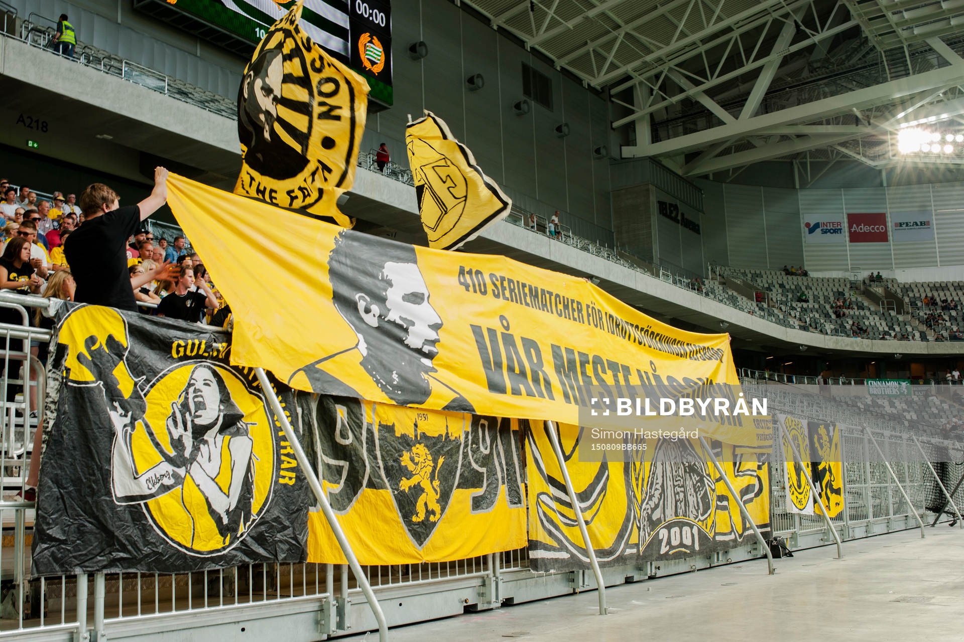 Elfsborgs supportrar hyllar Elfsborgs Anders Svensson med