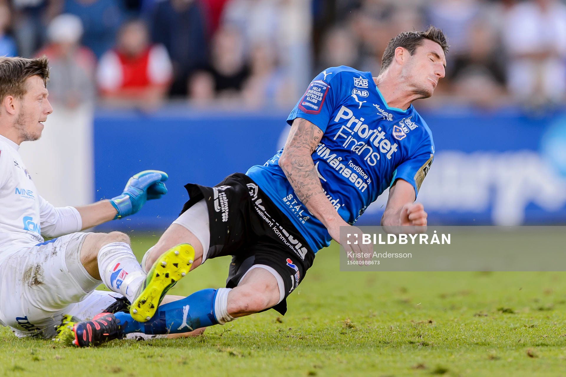 Åtvidabergs målvakt Gustav Jansson och Halmstads James