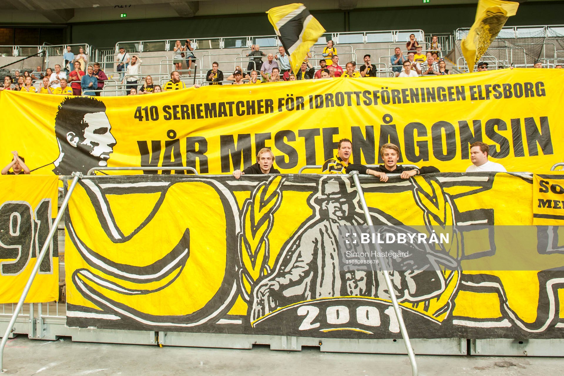 Elfsborgs supportrar hyllar Elfsborgs Anders Svensson med