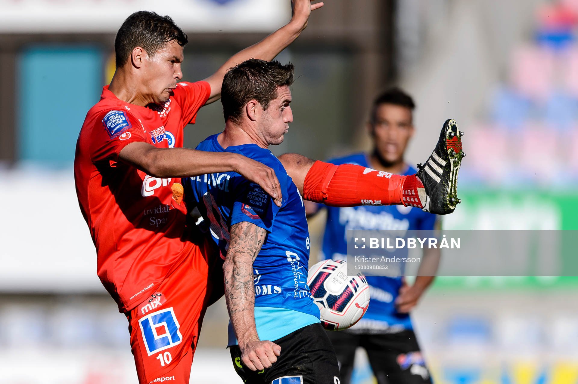 Åtvidabergs Mauricio Albornoz och Halmstads James Keene