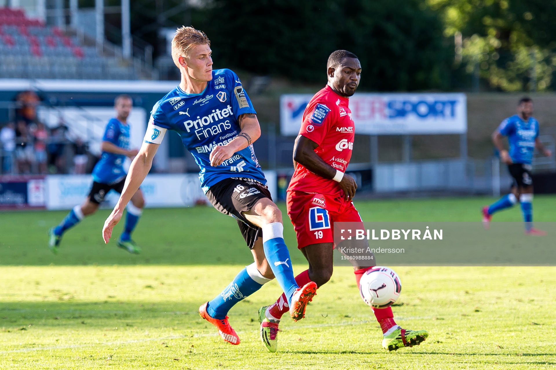 Halmstads Eric Smith och Åtvidabergs John Owoeri