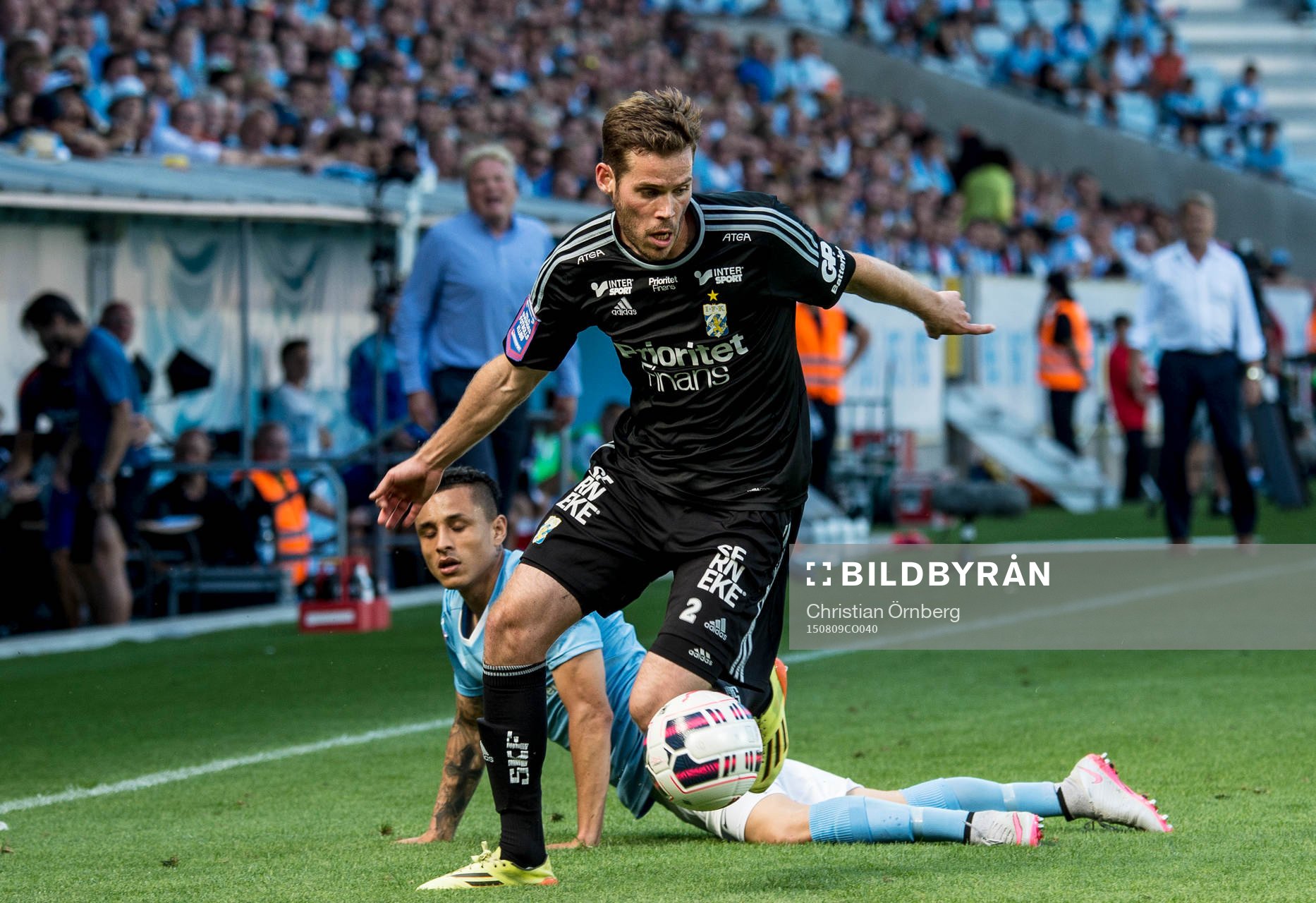 Närkamp mellan IFK Göteborgs Emil Salomonsson och Malmö