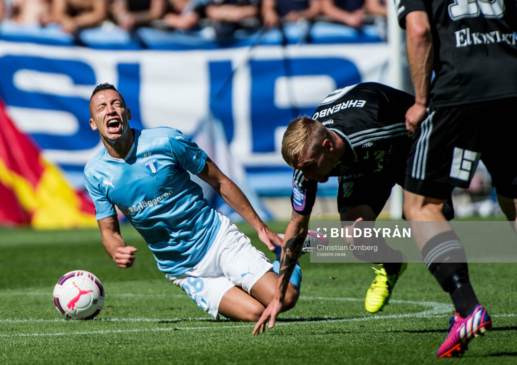 Malmö FFs Nikola Djurjic åker på en smäll