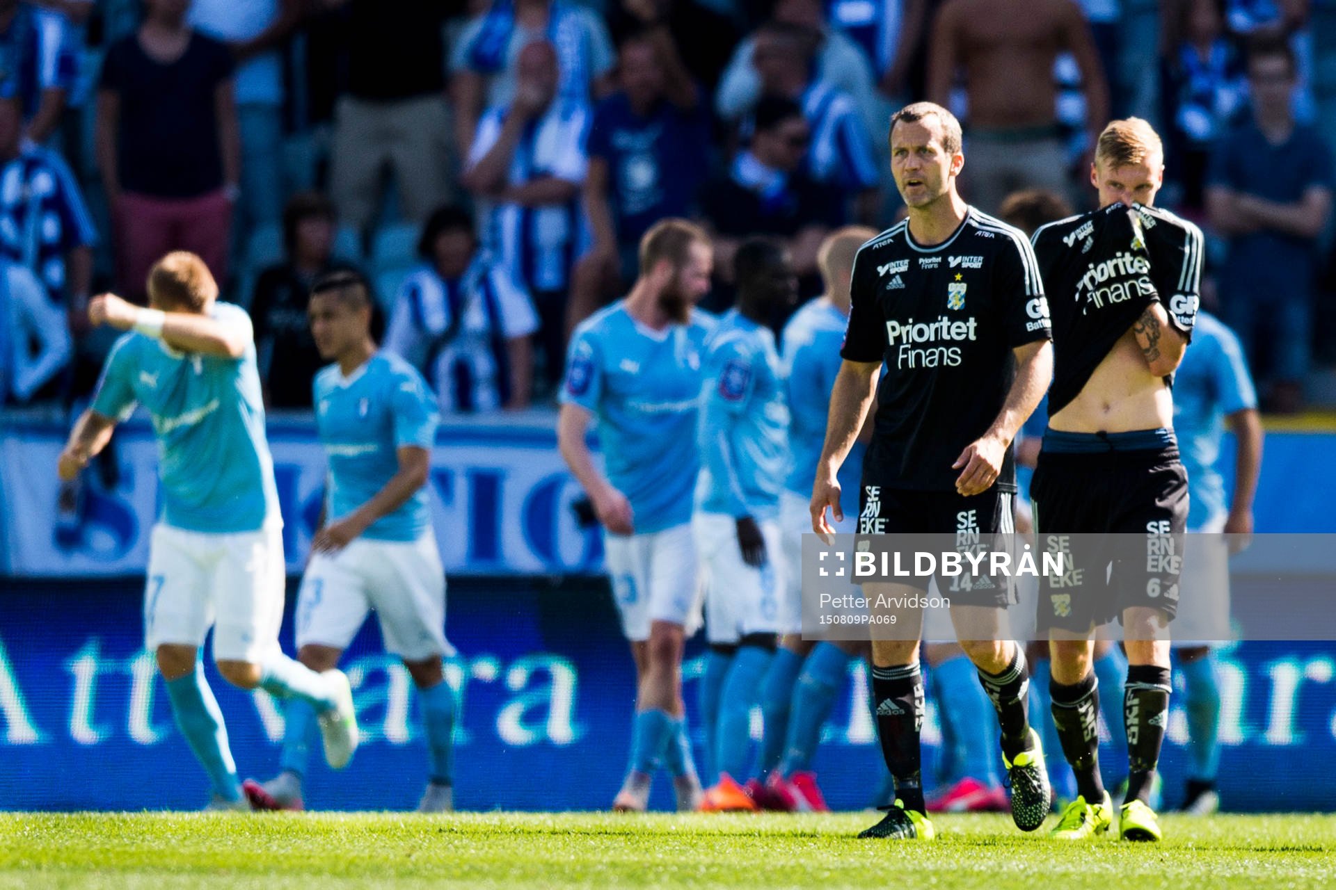 IFK Göteborgs Hjalmar Jonsson och Sebastian Eriksson deppar
