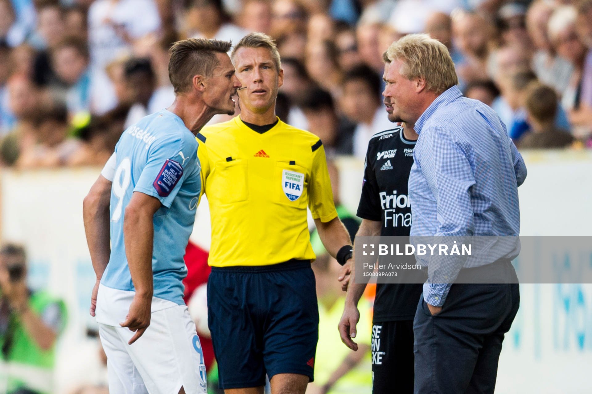 Malmö FFs Markus Rosenberg i het ordväxling med IFK