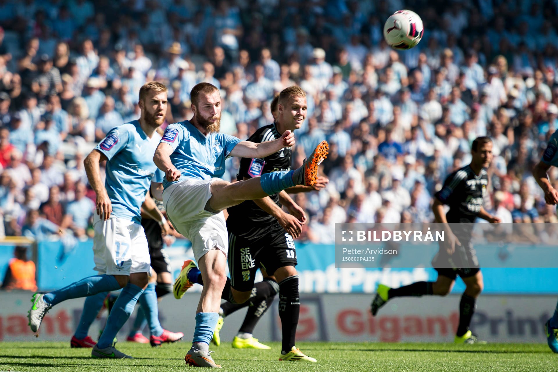 Malmö FFs Jo Inge Berget rensar undan ur eget