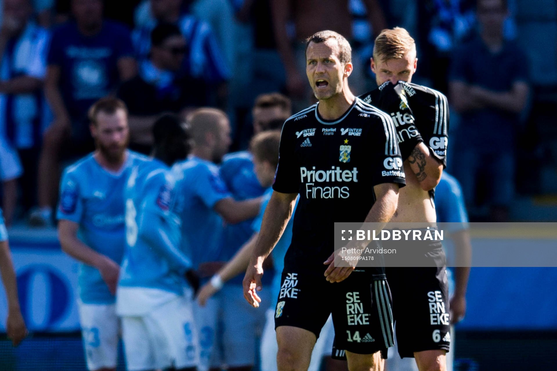 IFK Göteborgs Hjalmar Jonsson och Sebastian Eriksson deppar