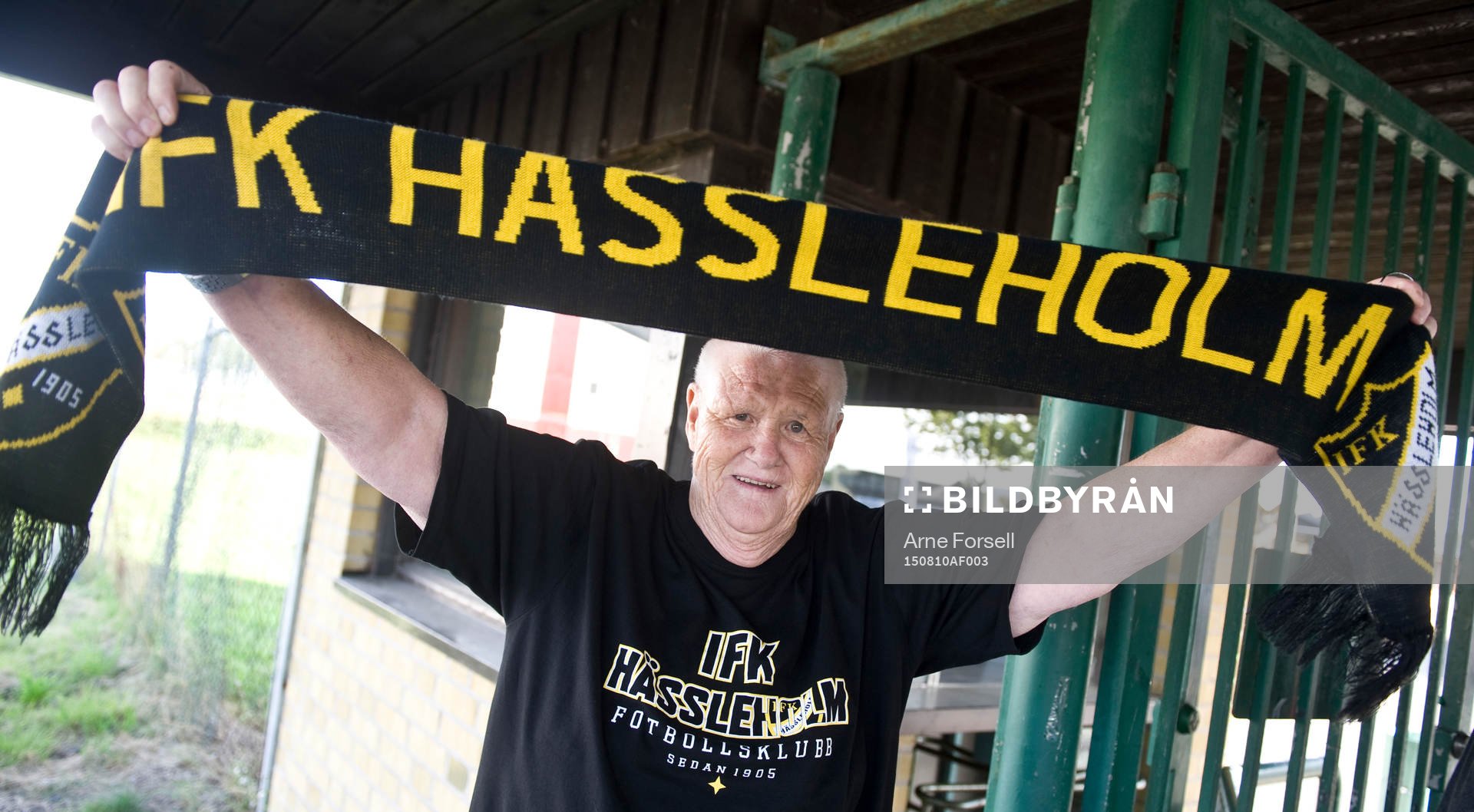 Per Inge Dahlkvist signalerar för IFK Hässleholm