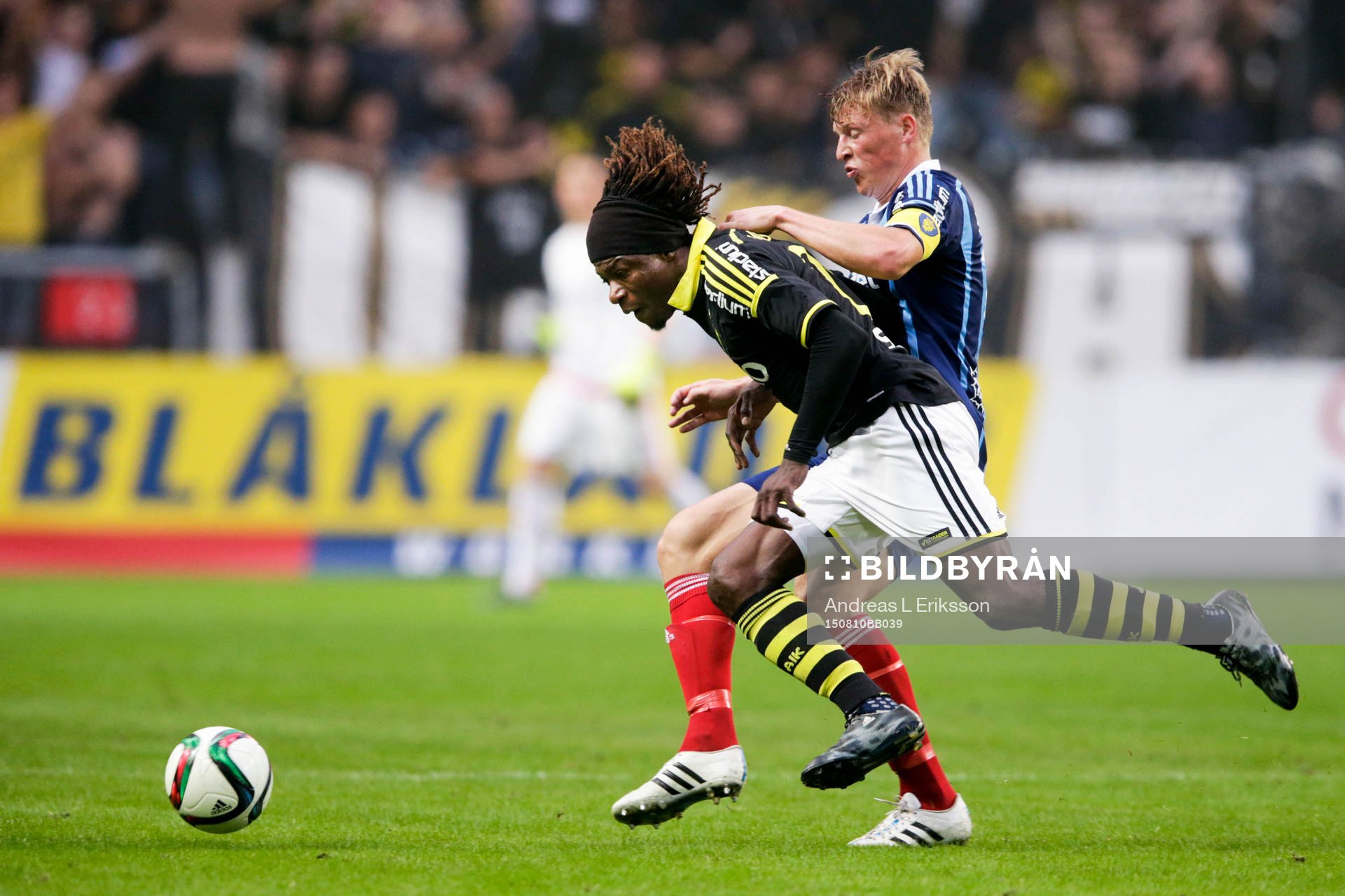 s Mohamed Bangura och Djurgårdens Emil Bergström