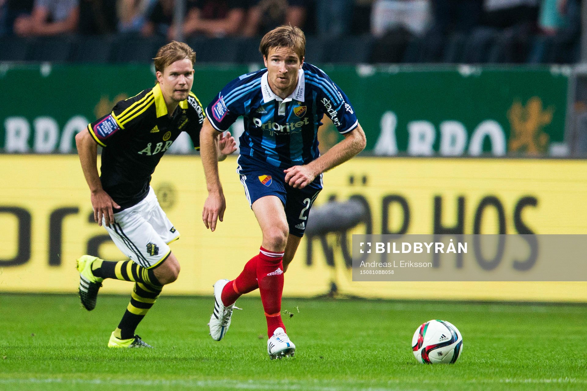 s Johan Blomberg jagar Djurgårdens Jesper Arvidsson