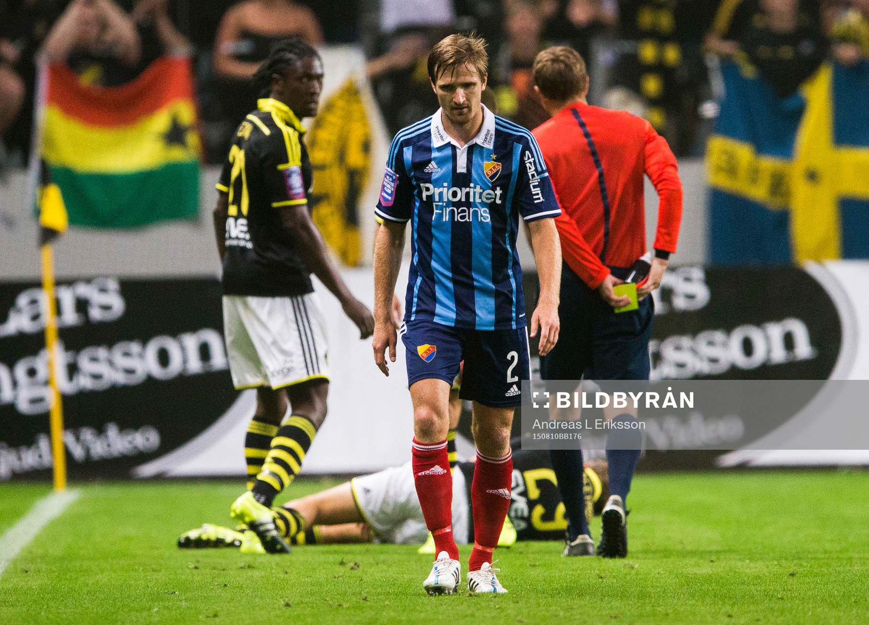 Djurgårdens Jesper Arvidsson tvingas lämna planen
