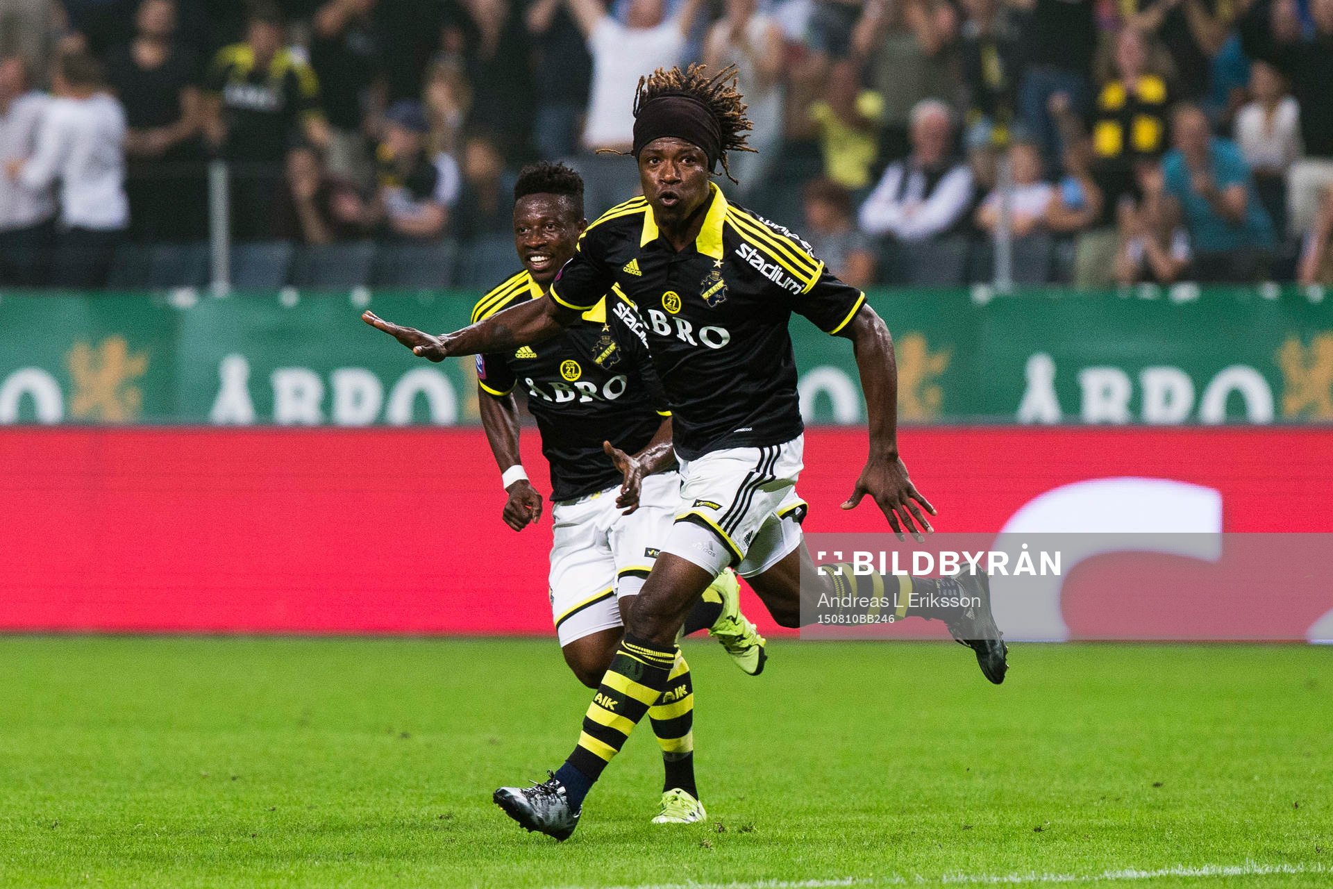 s Mohamed Bangura jublar
