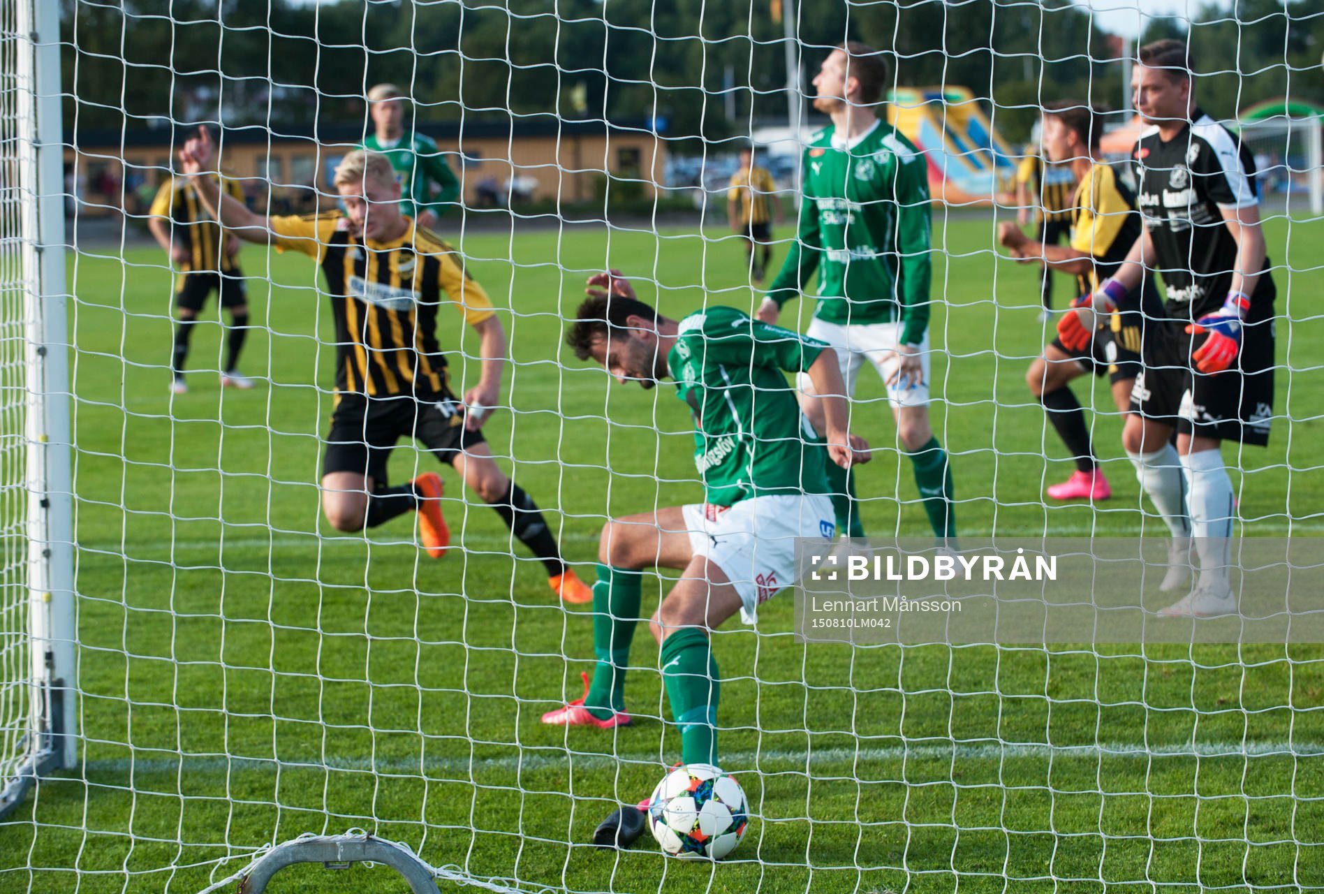 IFK Hässleholms Linus Svensson gör 1-0 i matchen i