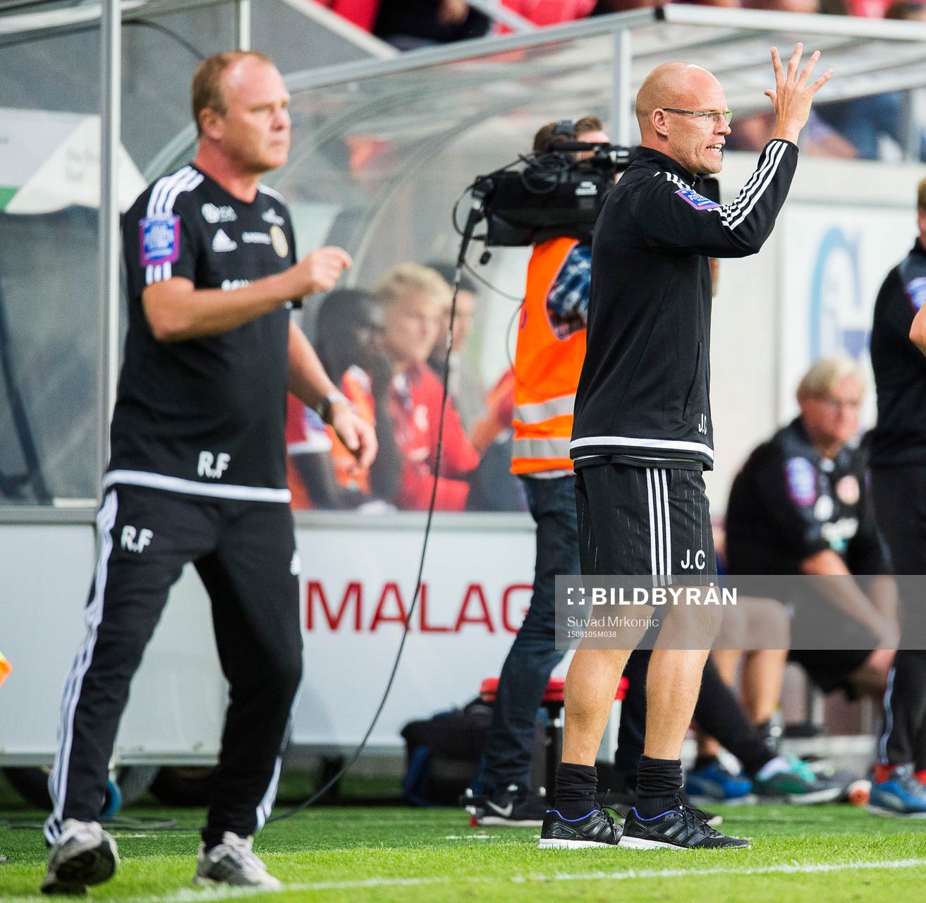 Sundsvalls tränare Joel Cedergren och Roger Franzén (v)