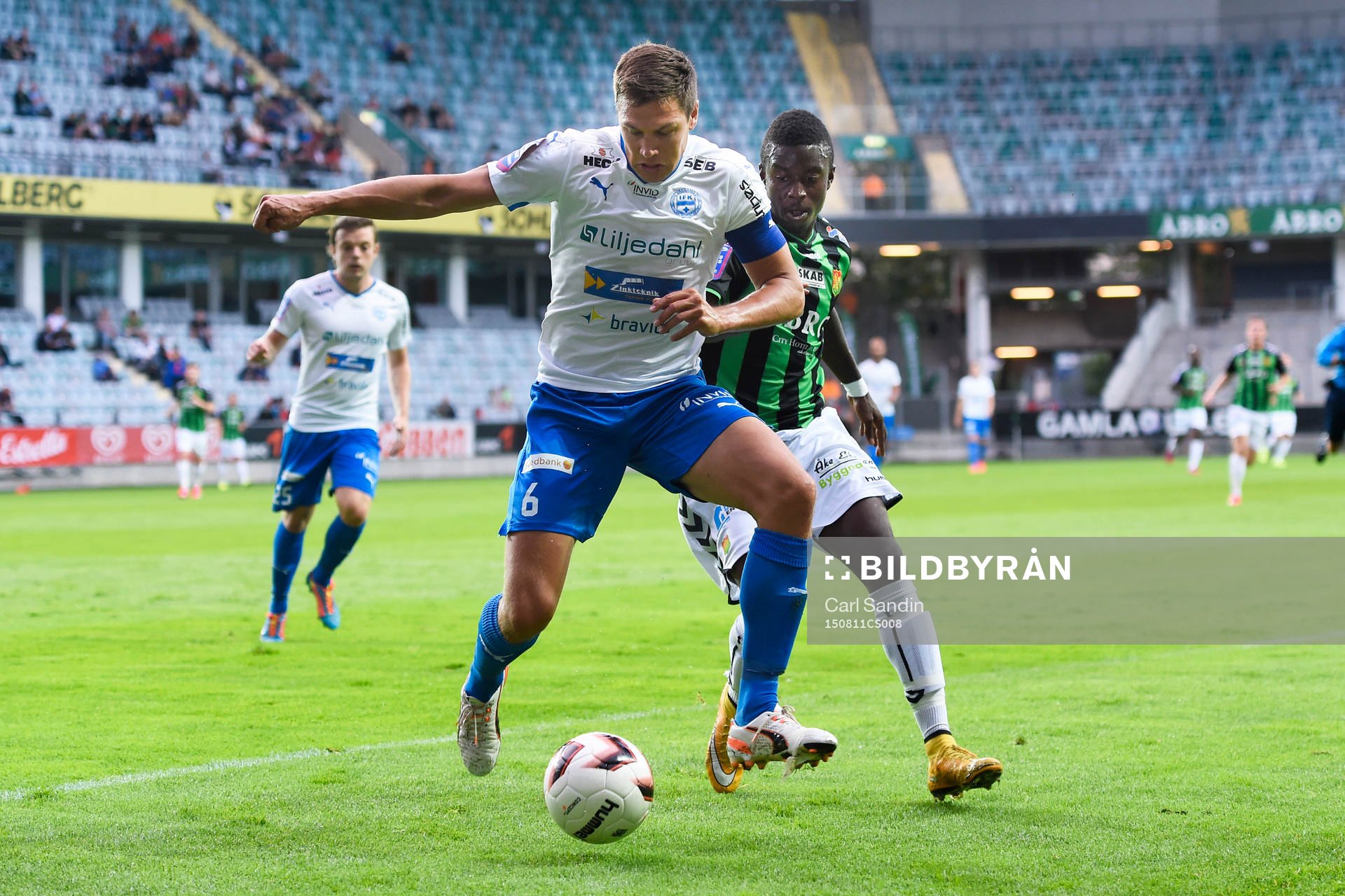 Värnamos Martin Claesson och GAIS Kieron Cadoganunder