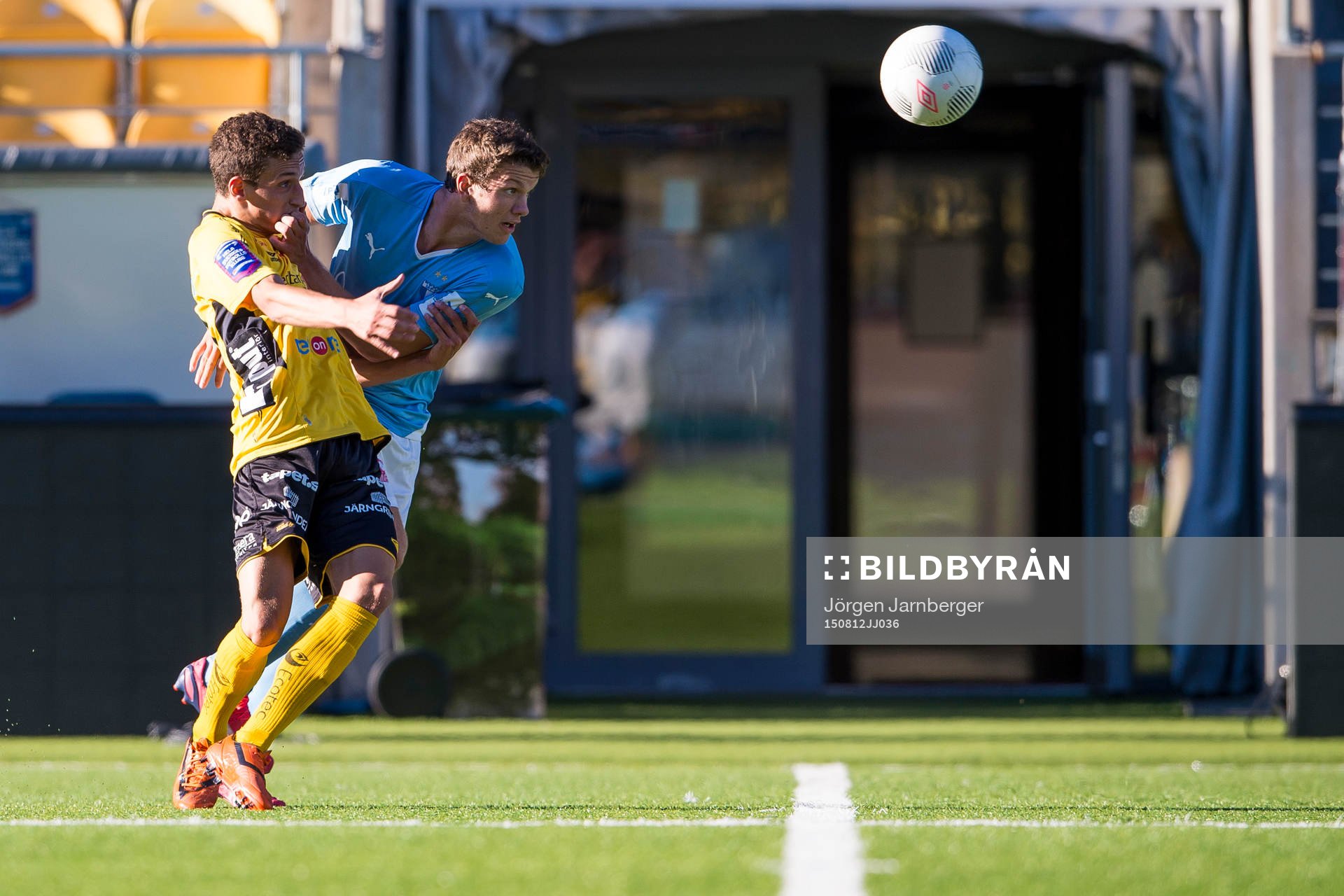 Kamp mellan Elfsborgs Arian Kabashi och Malmö FFs Mattias