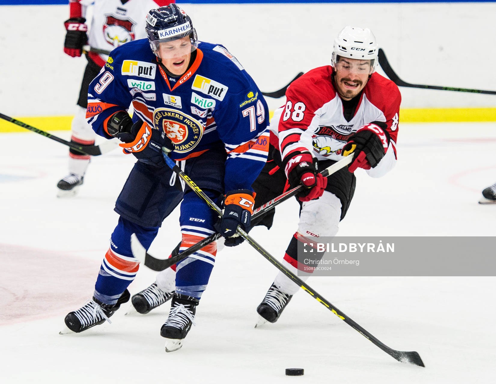 Närkamp mellan Växjös Patrik Lundh och Malmö Redhawks