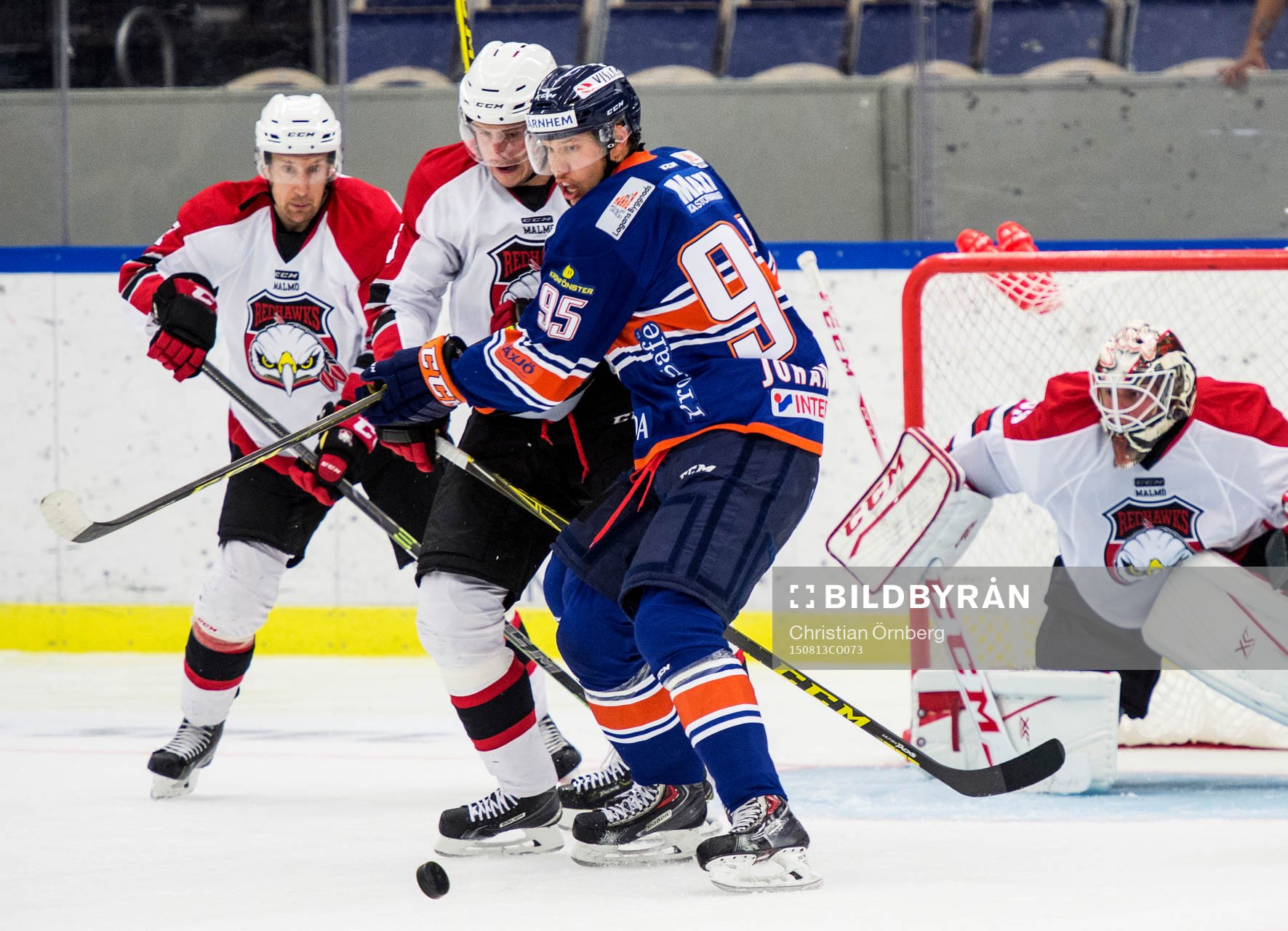 Växjös Mikael Johansson mot Malmö Redhawks Johan Björk,