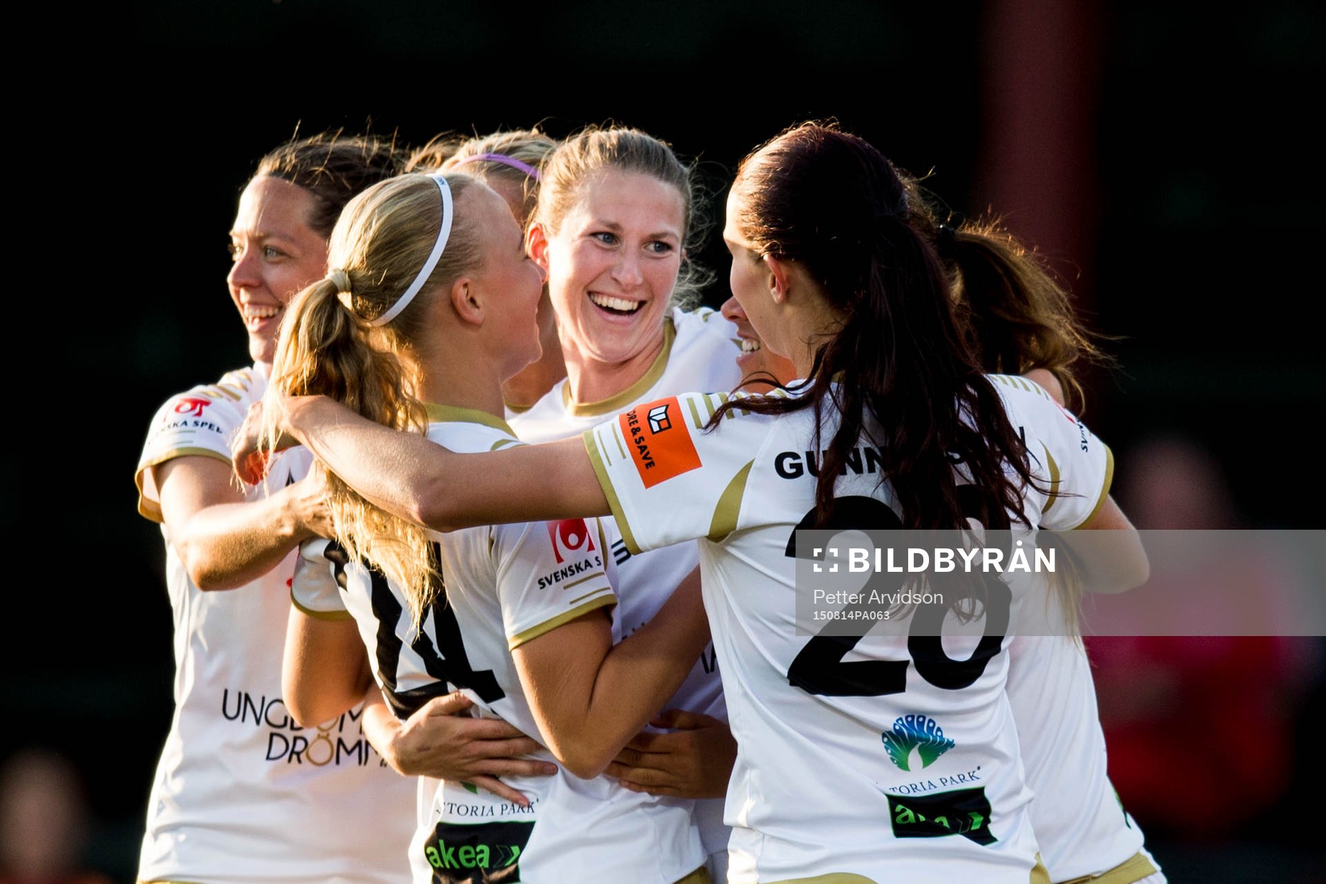 Rosengårds spelare jublar
