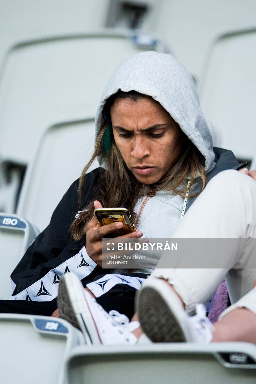 Rosengårds Marta Viera Da Silva på läktaren under fotbollsmatchen i Damallsvenskan mellan FC Rosengård och Vittsjö den 14 augusti 2015 i Malmö.