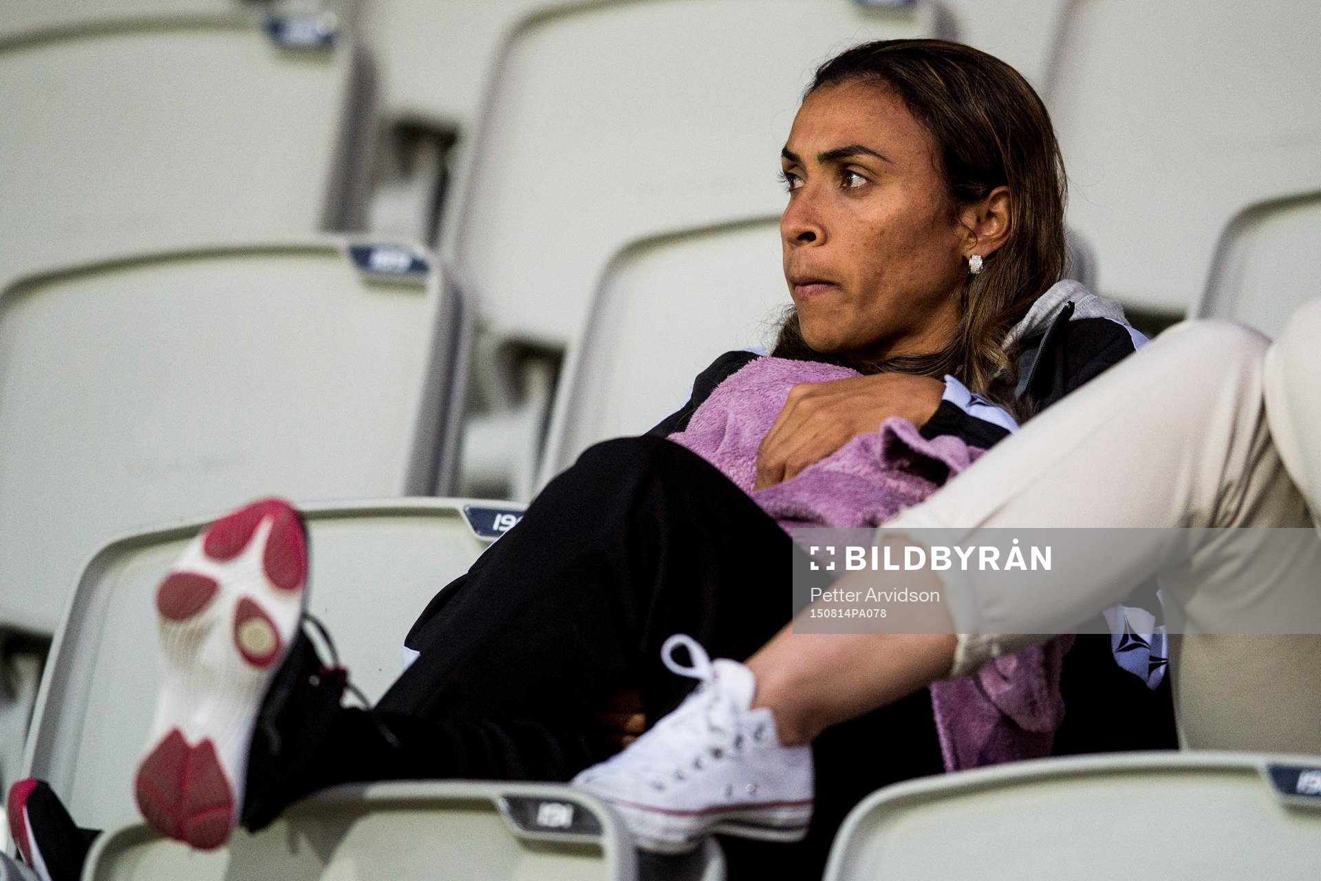 Rosengårds Marta Viera Da Silva på läktaren