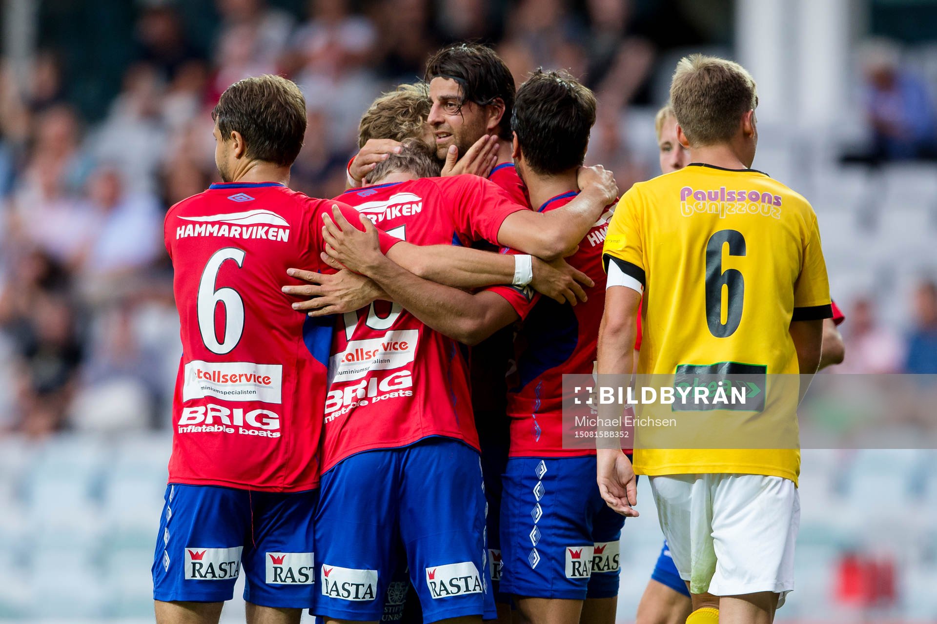 Jubel i Örgryte efter George Mourads 2-0 mål under fotbollsmatchen i Div 1 södra mellan Örgryte och Lunds BK den 15 augusti 2015 i Göteborg.